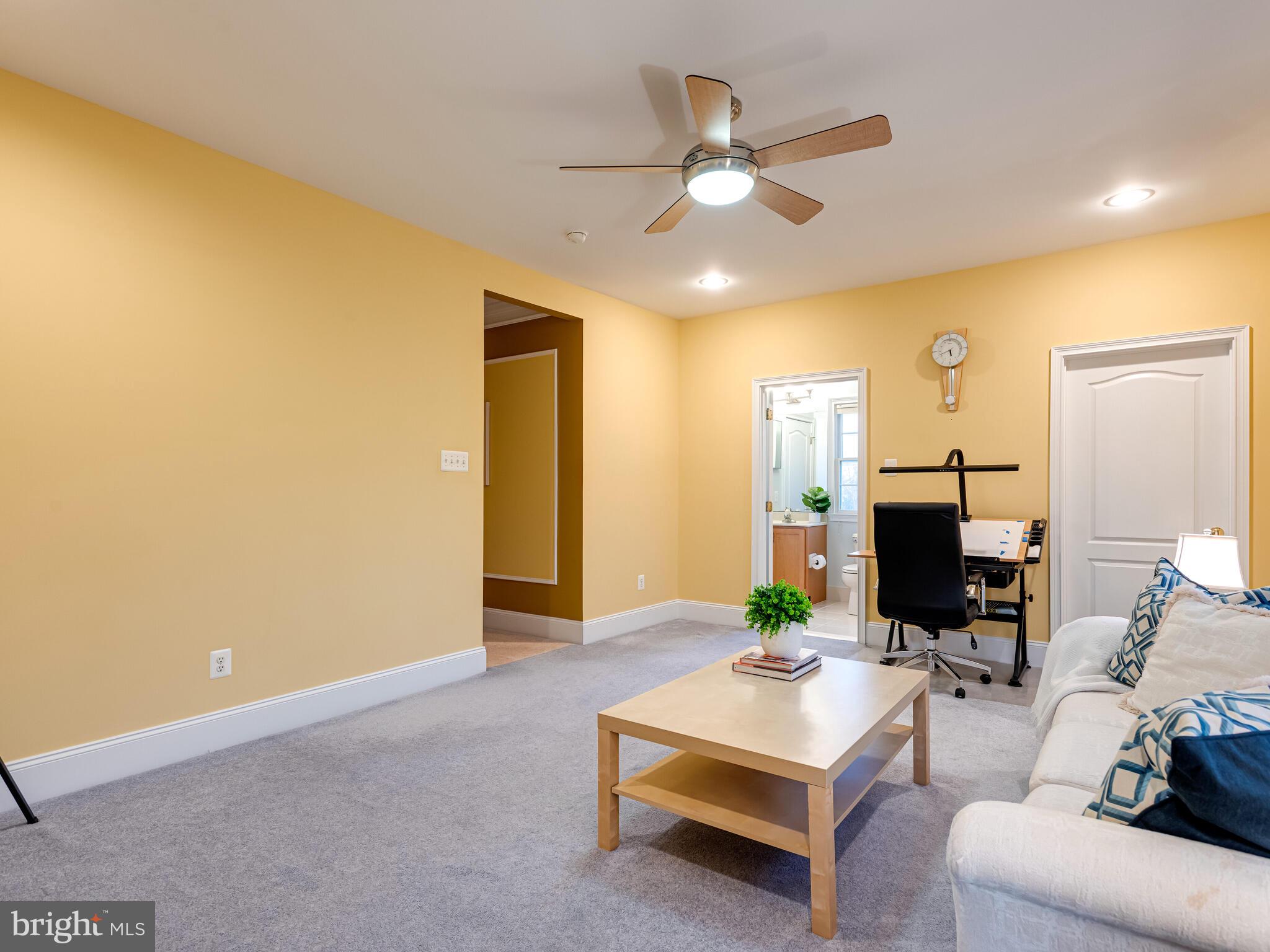 RIVERCREST - Residential