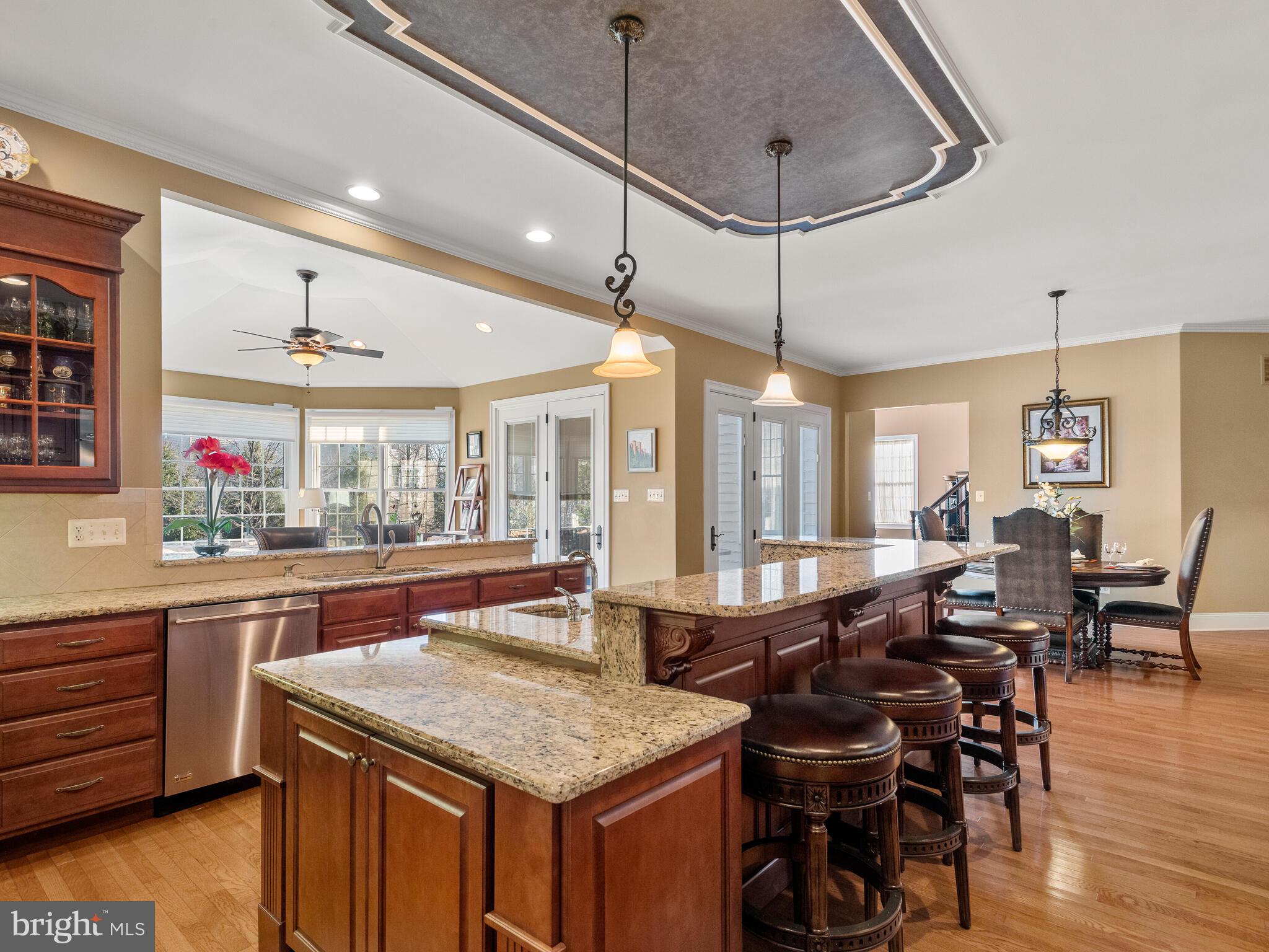 RIVERCREST - Residential