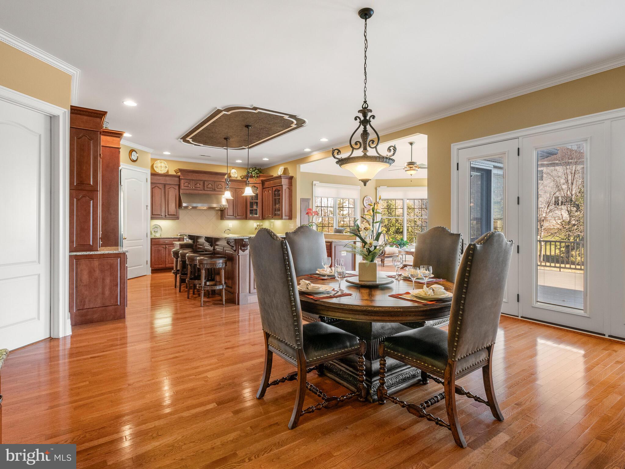 RIVERCREST - Residential