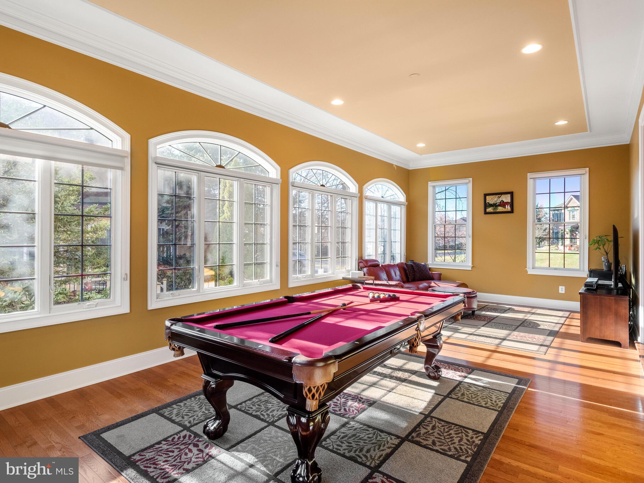 RIVERCREST - Residential