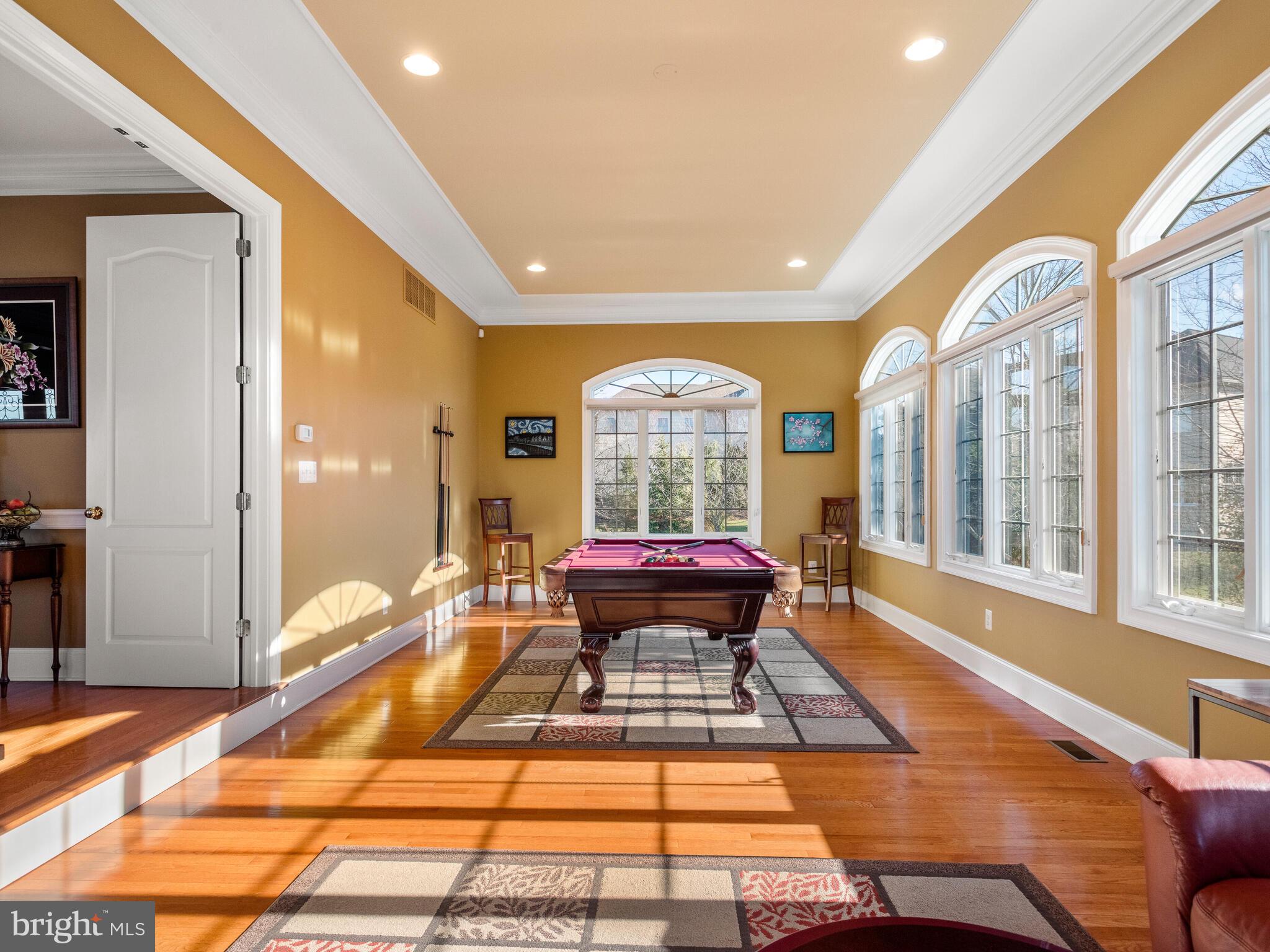 RIVERCREST - Residential
