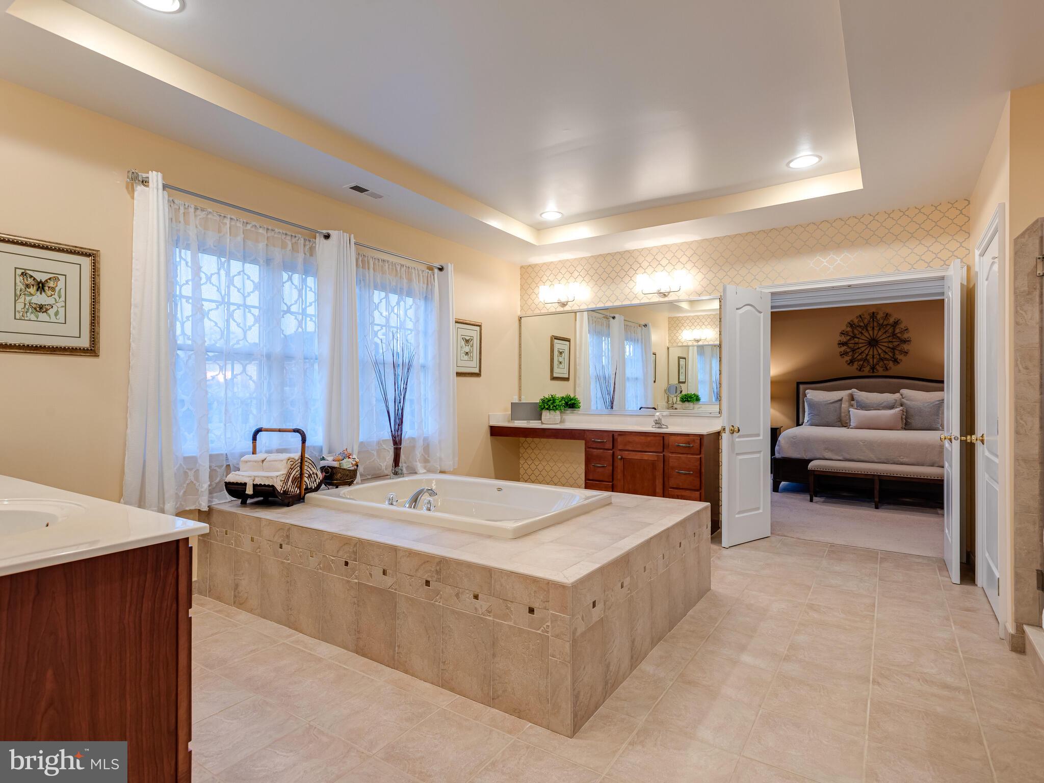 RIVERCREST - Residential