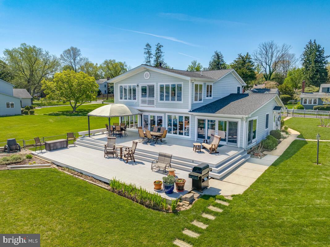 EDGEWATER BEACH - Residential