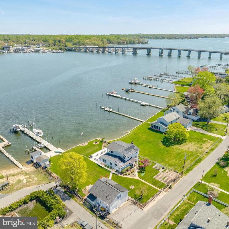 EDGEWATER BEACH - Residential