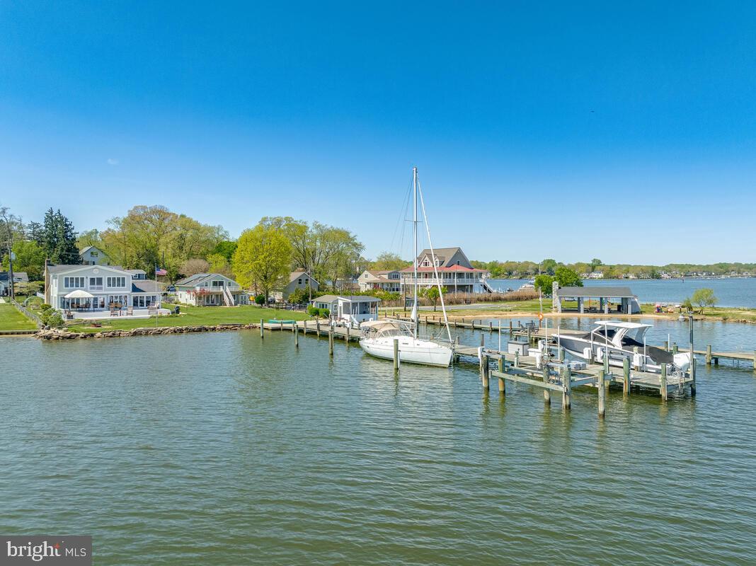 EDGEWATER BEACH - Residential