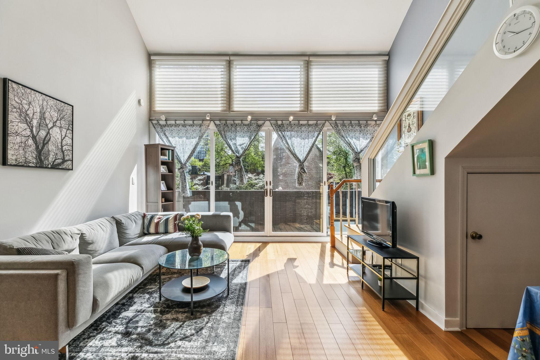 SOCIETY HILL - Residential