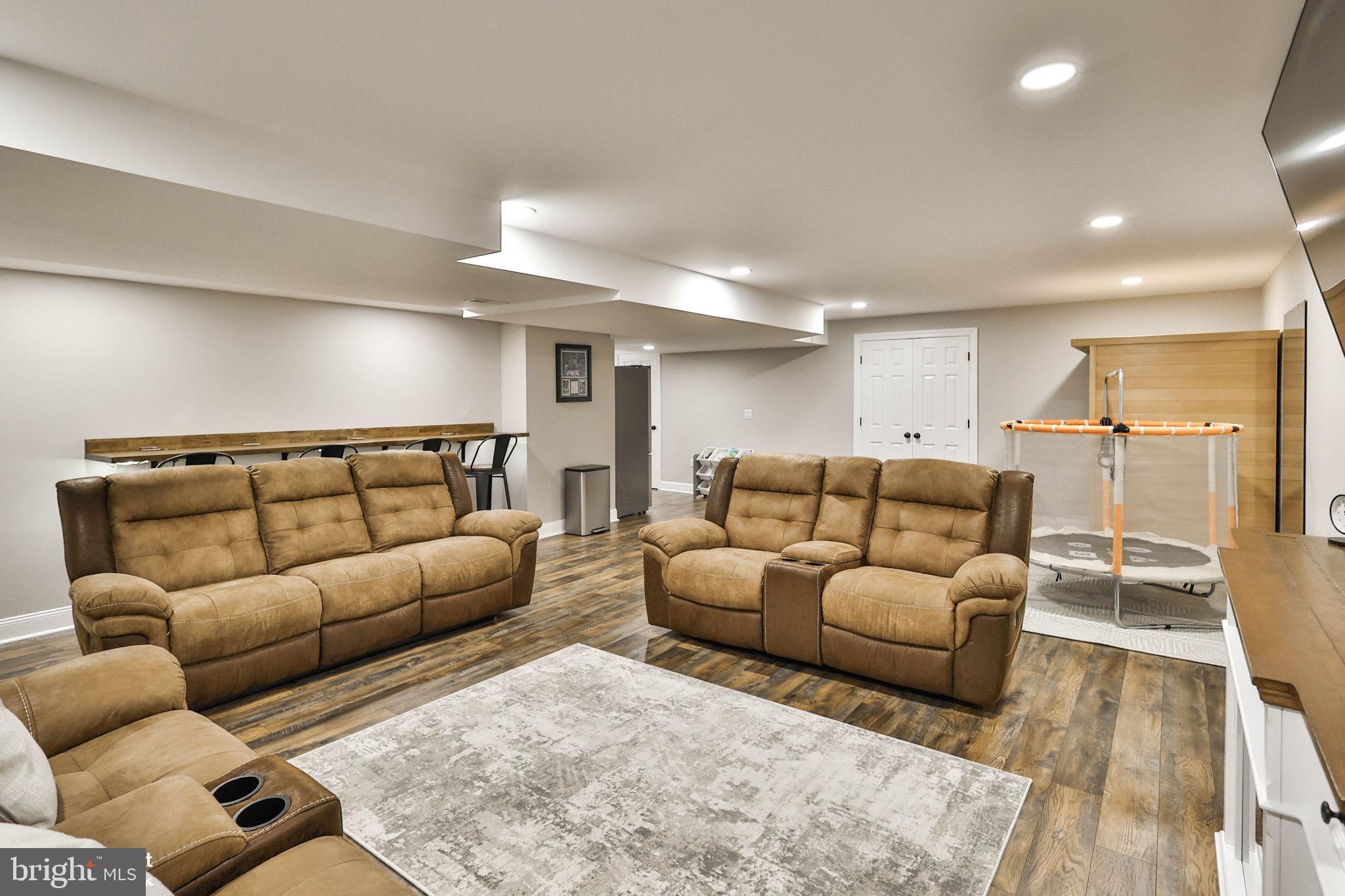 TREETOP ESTATES - Residential