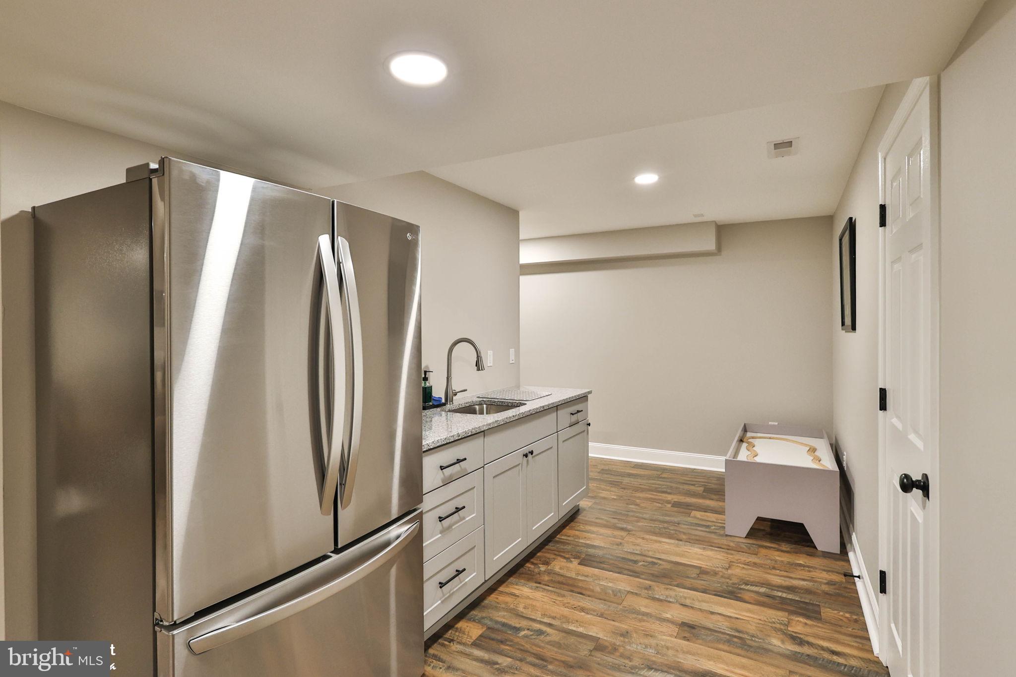TREETOP ESTATES - Residential