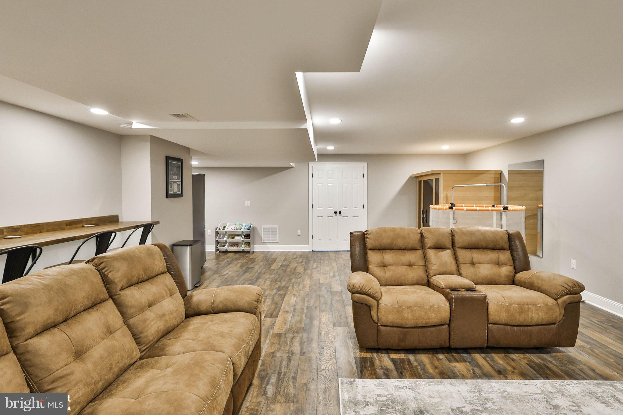 TREETOP ESTATES - Residential