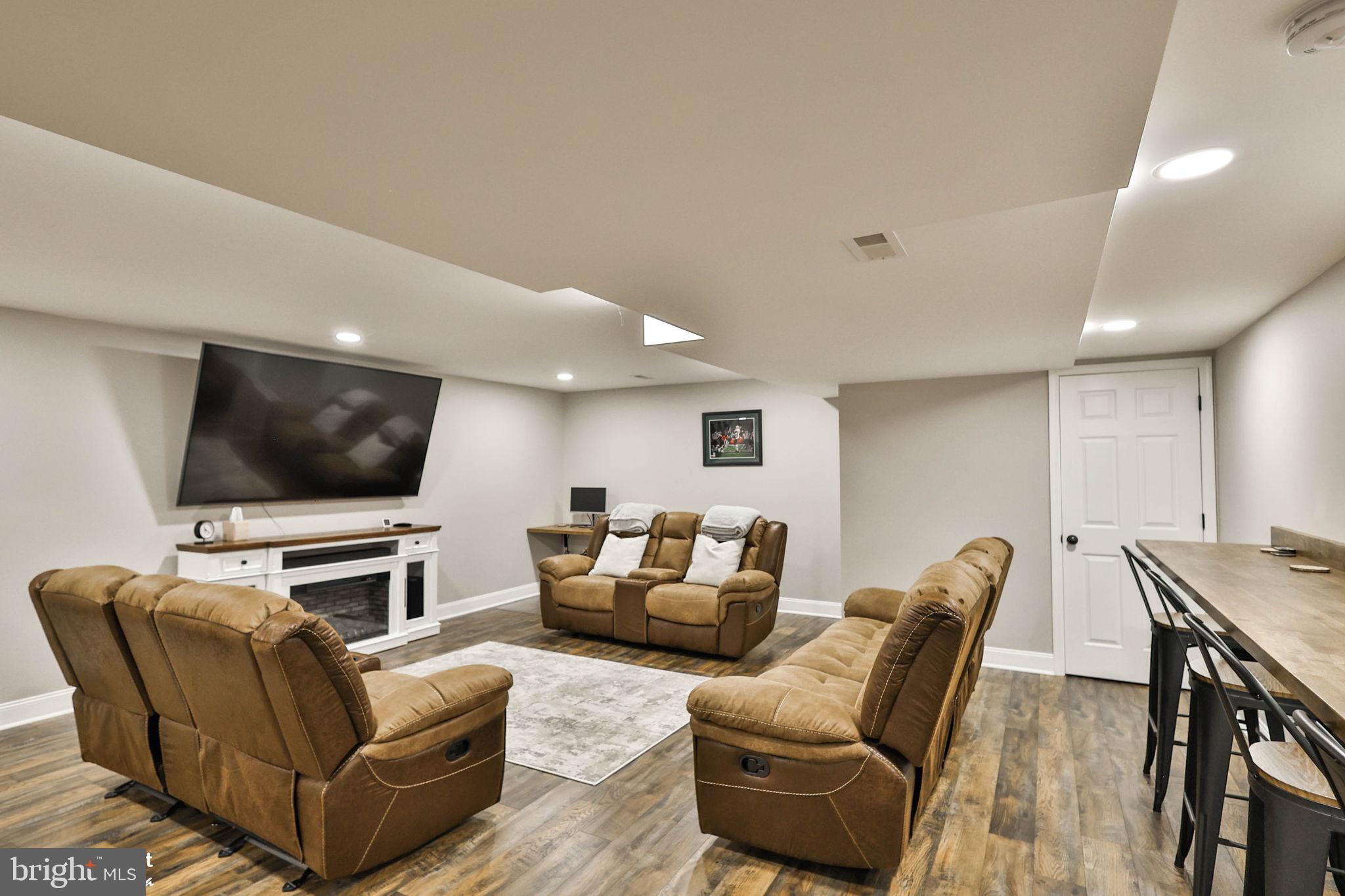 TREETOP ESTATES - Residential