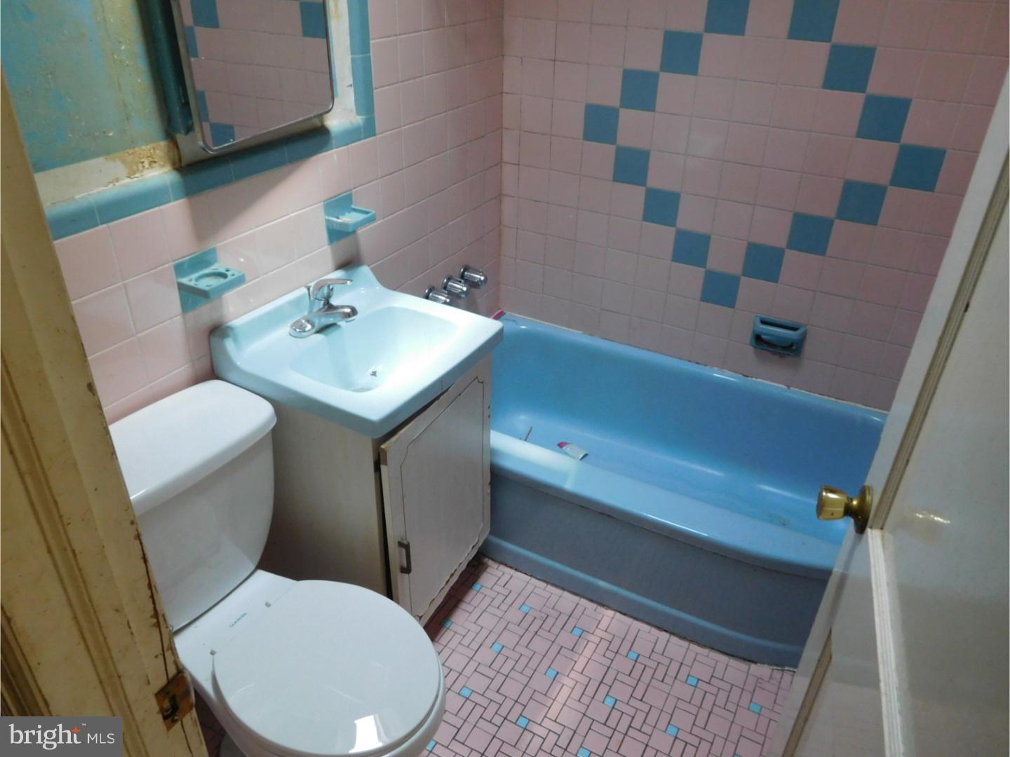 PHILADELPHIA (NORTHEAST) - Residential