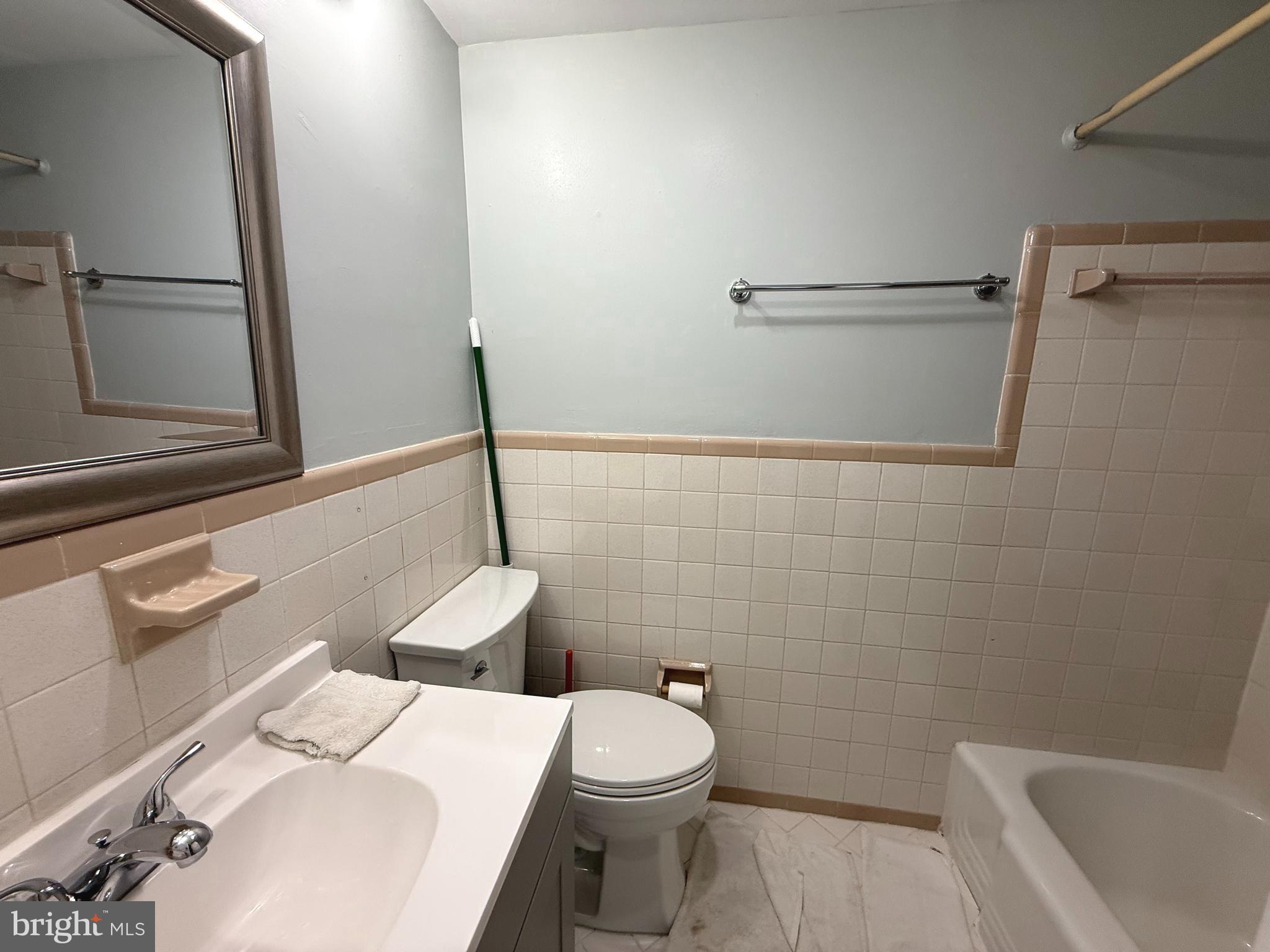 MADISON CONDOMINIUM - Residential