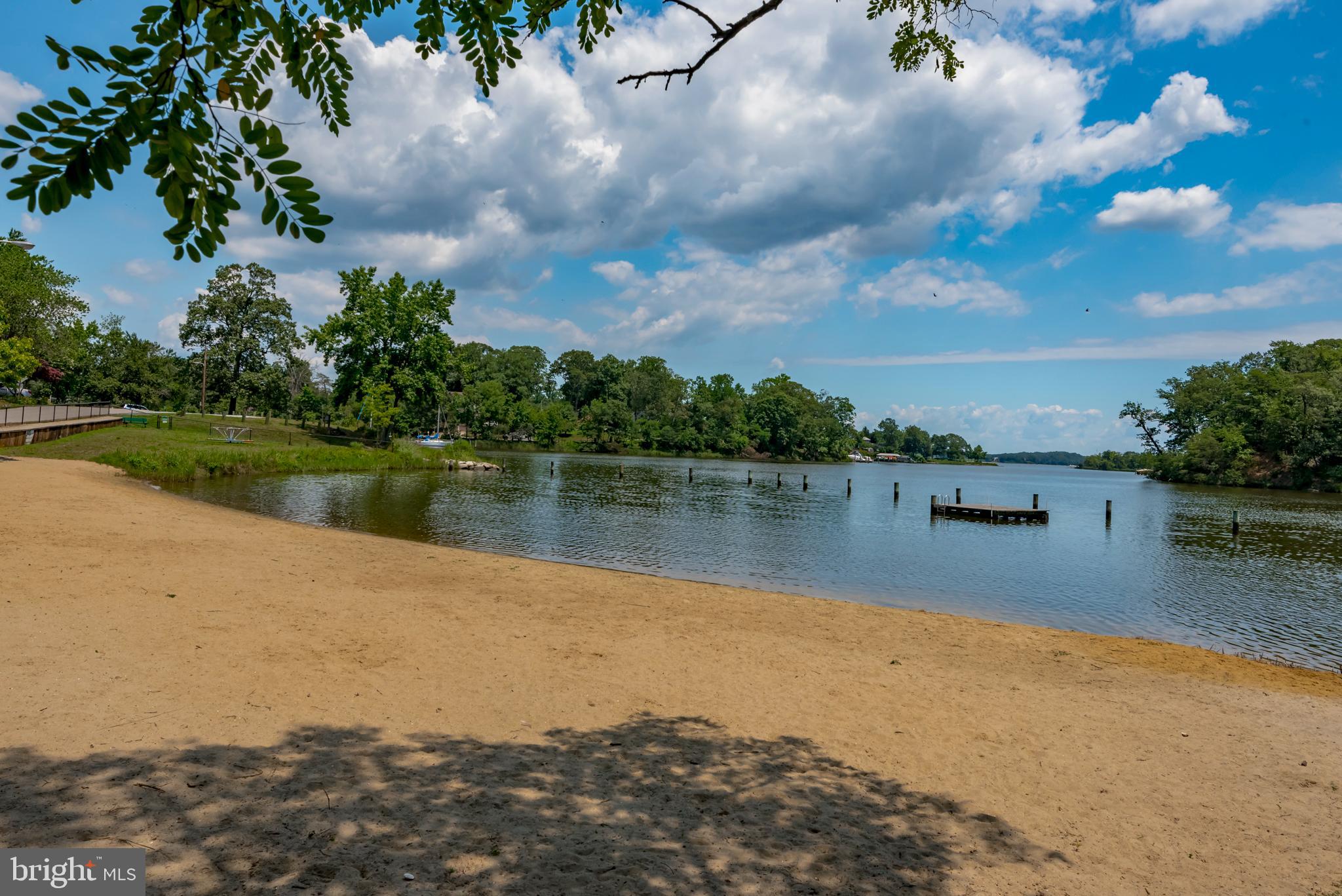 WOODLAND BEACH - Land