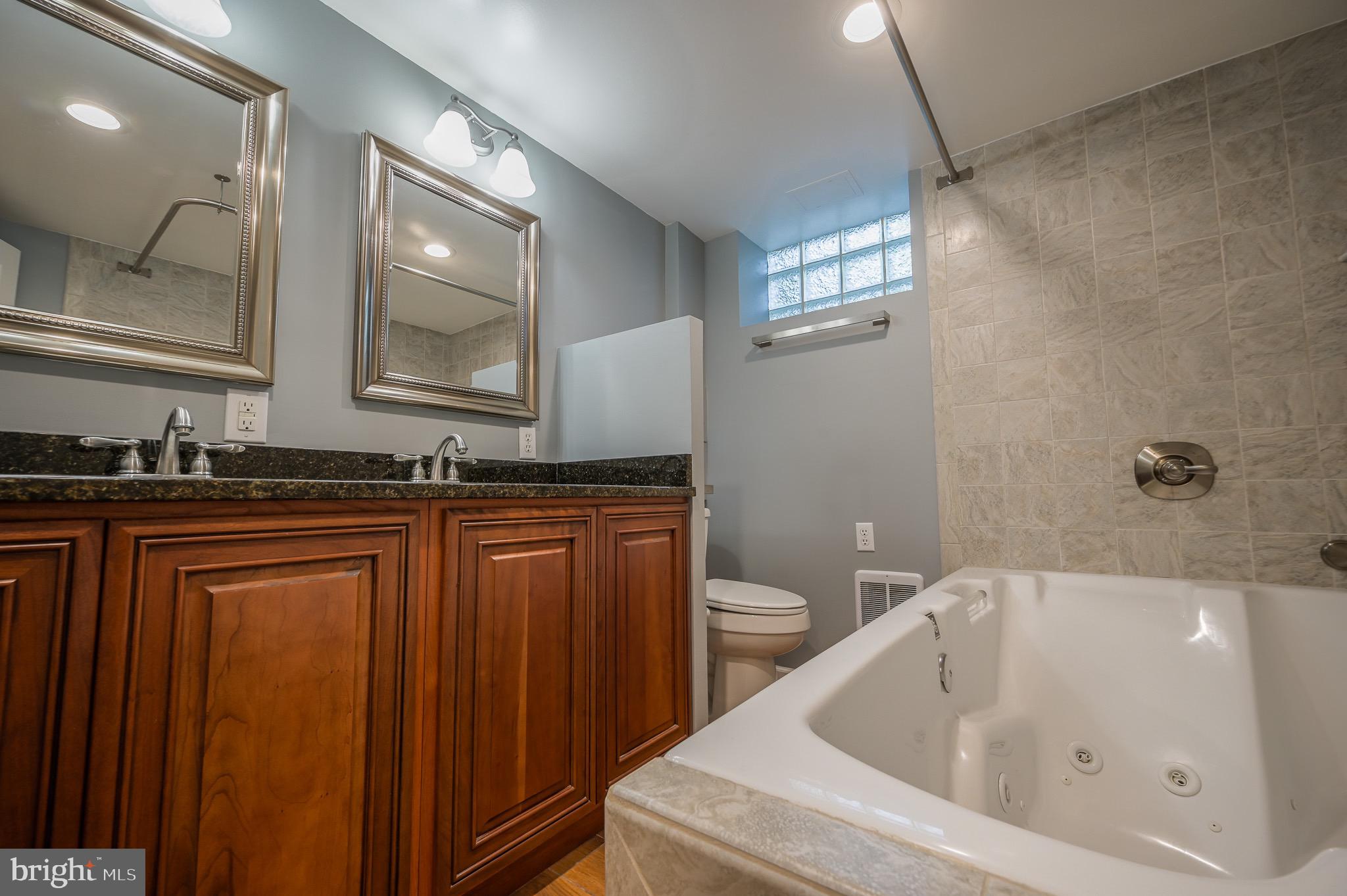 OLD TOWN ALEXANDRIA - Residential Lease