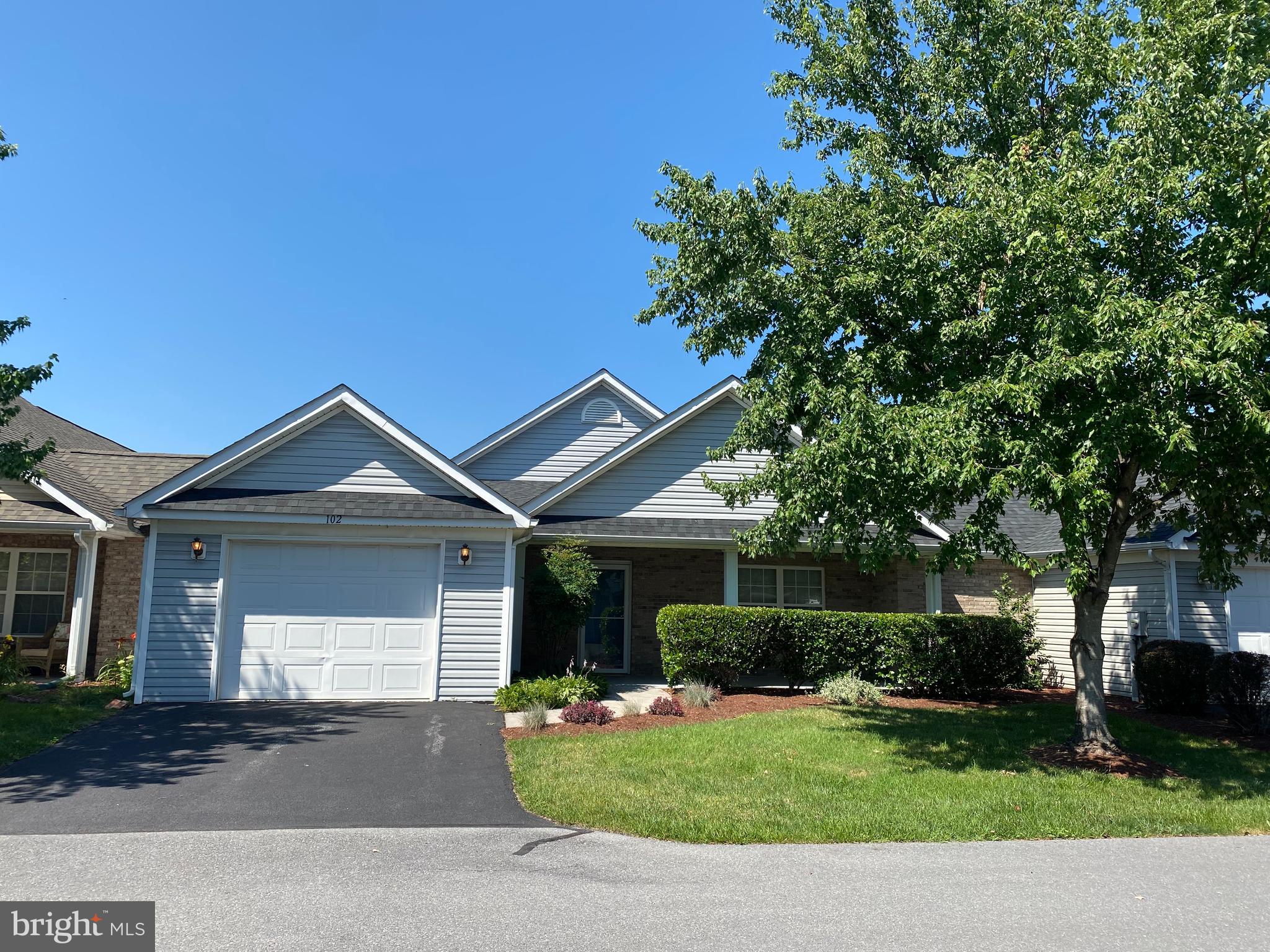 Care free living, close to town, restaurants and shops.  Near Creekside Village.  Must see this charming  2 bedroom, 2 bath home in the 55+ community of Woodbrook Village.   Enjoy the walking trails and a large comfortable Community center for events or cozy gatherings.  There are hardwood throughout and granite countertops in the kitchen.  The roof was replaced in 2018 and the HVAC in 2016.  Many other improvements within the last 10 years.  A screened in porch adds additional space opening to a small fenced garden area perfect for enjoying the outdoors.  Tenant responsible for maintaining fenced in area.
pet deposit negotiable.  No cats. 1st month rent and  I month rent security deposit.  Please provide credit report and back ground check.