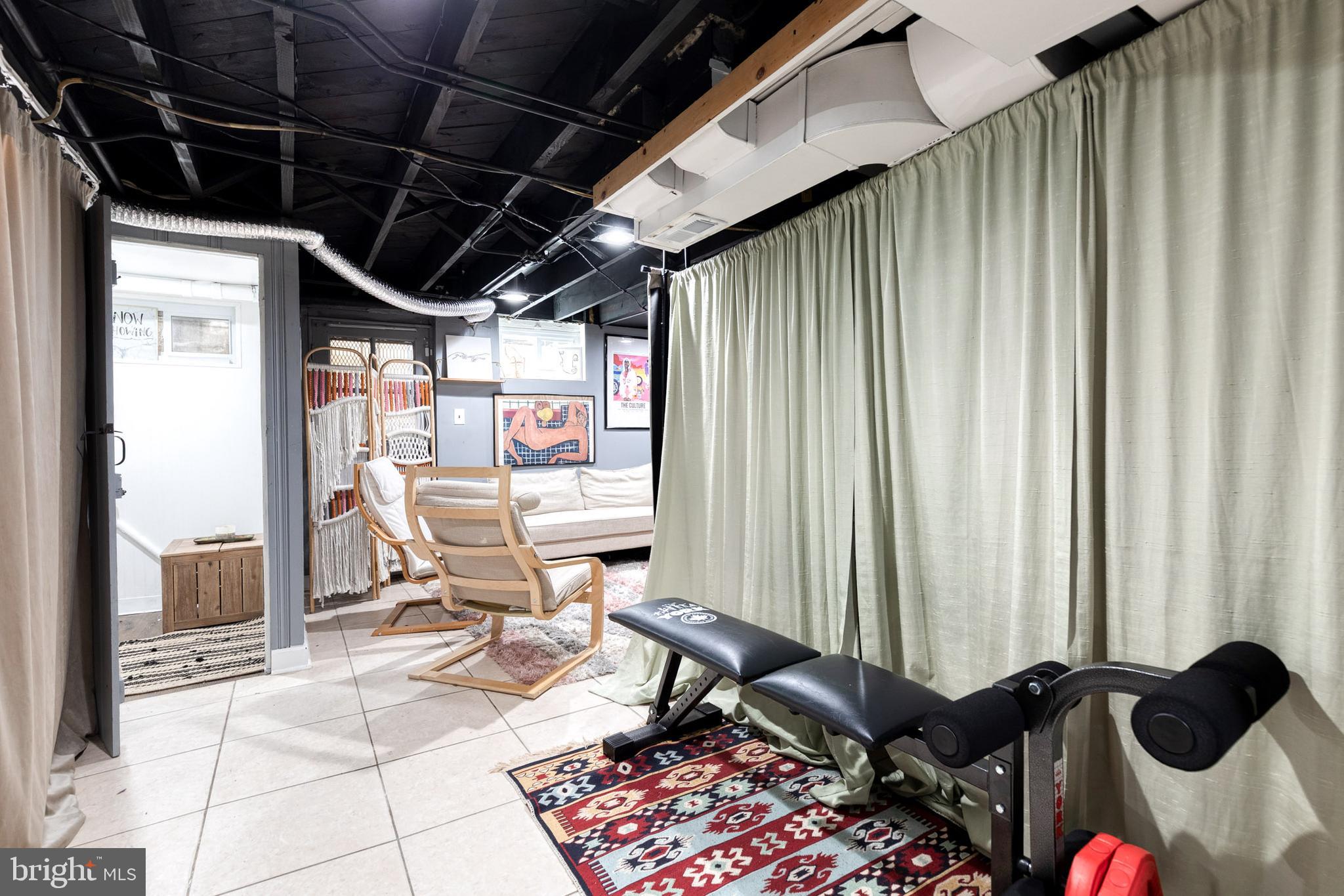 CHINQUAPIN PARK - Residential