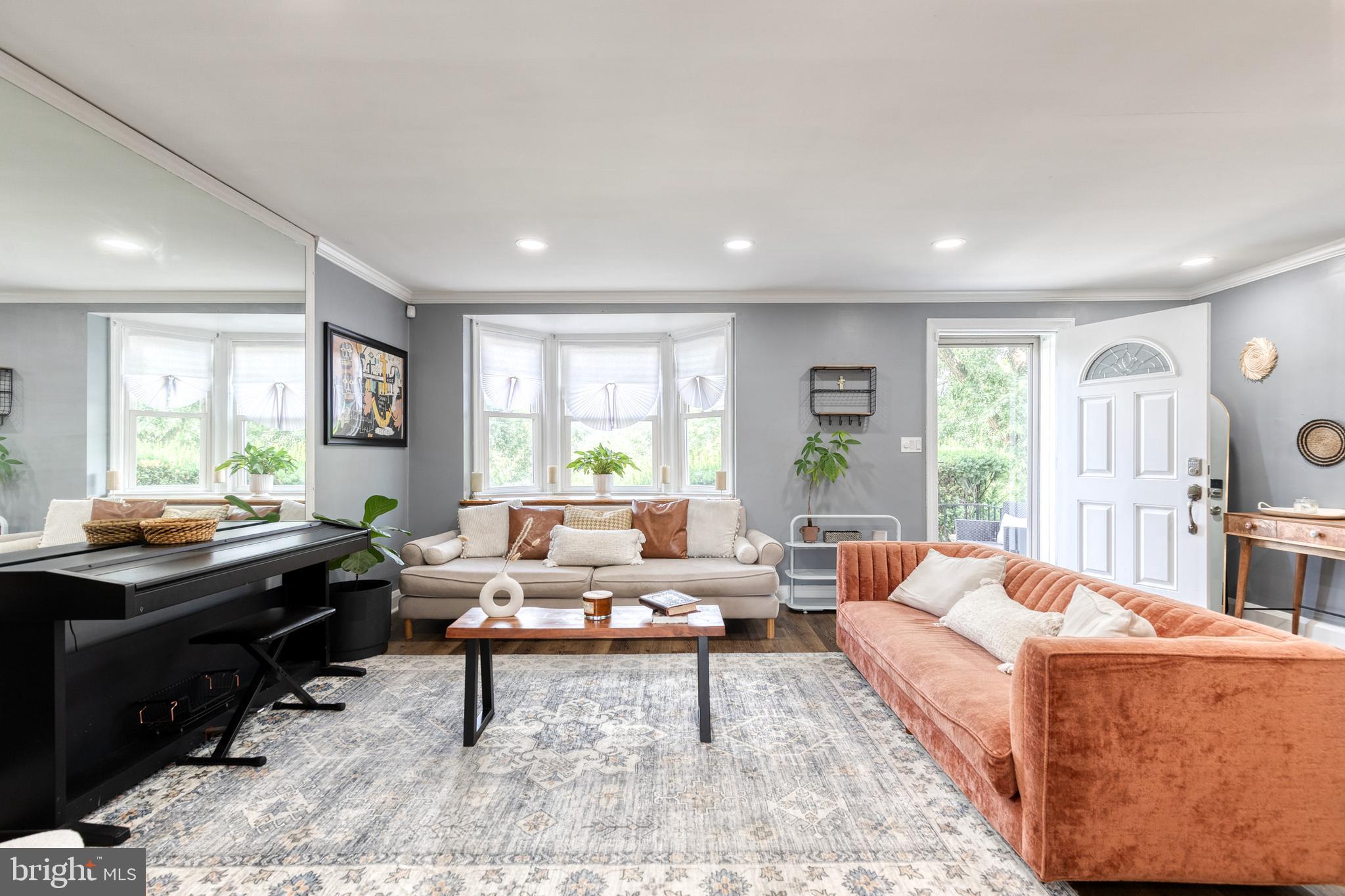 CHINQUAPIN PARK - Residential