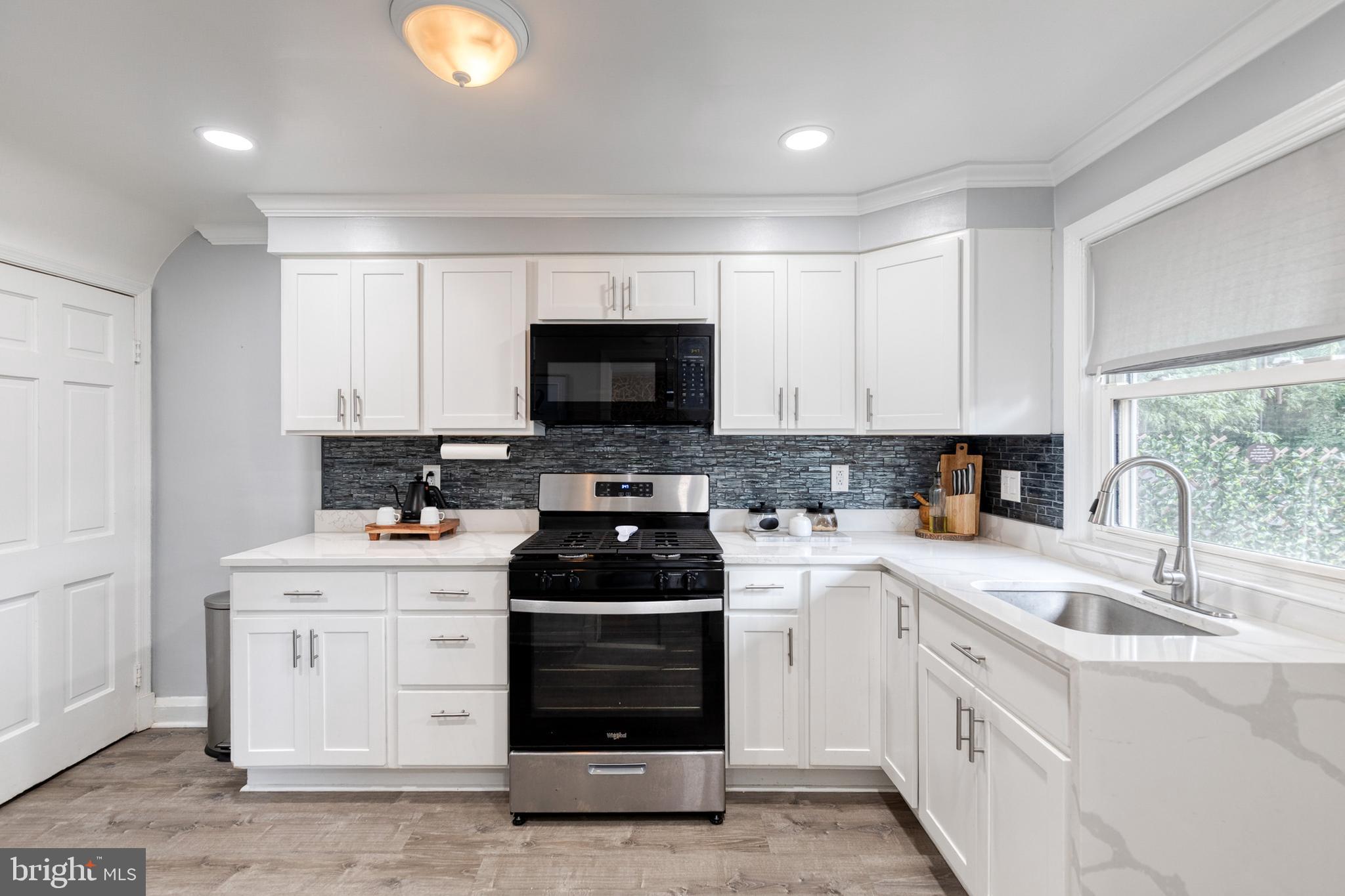 CHINQUAPIN PARK - Residential