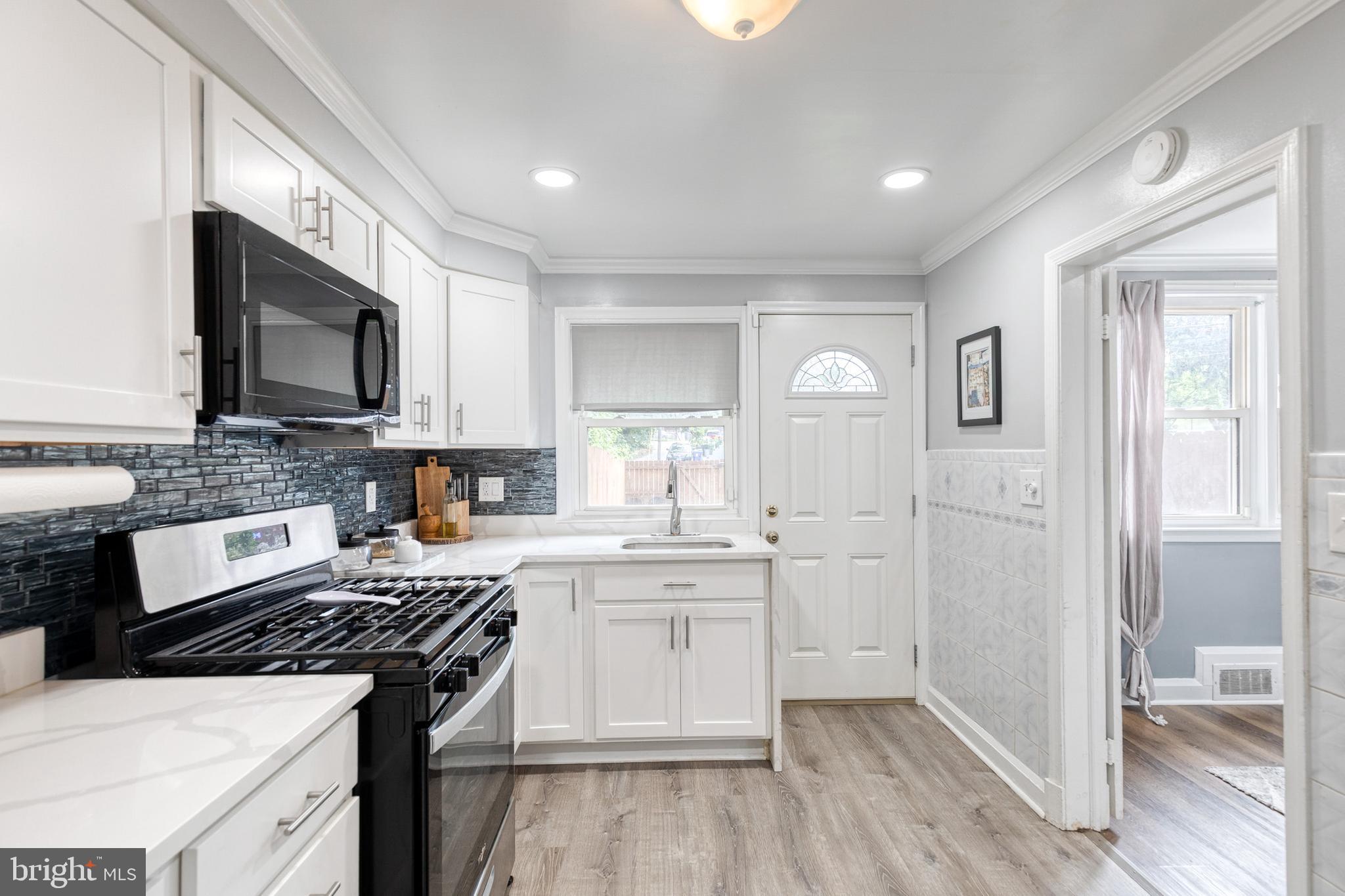 CHINQUAPIN PARK - Residential