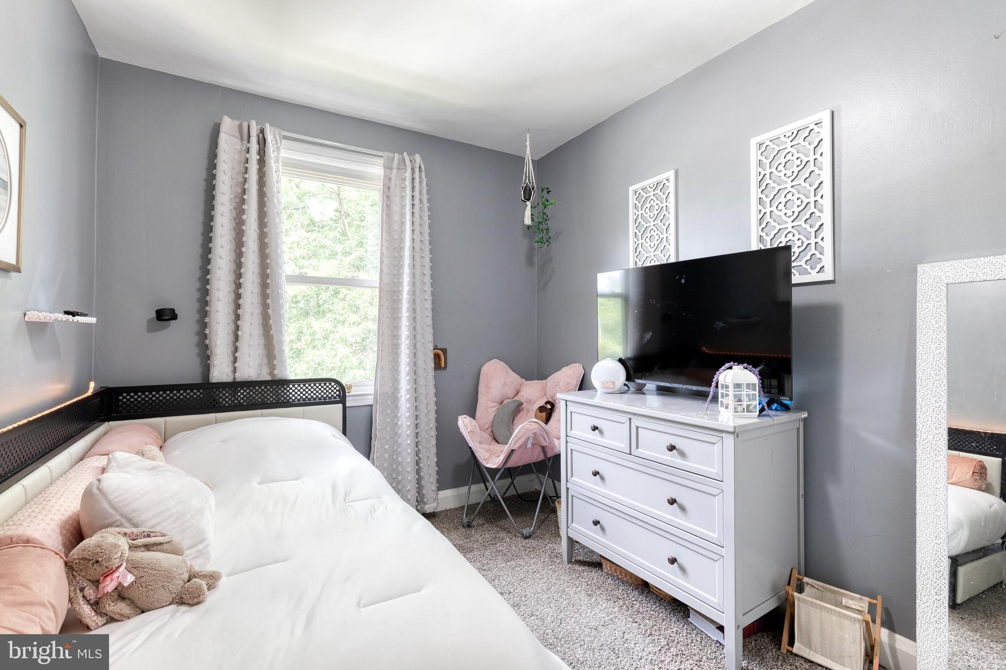 CHINQUAPIN PARK - Residential