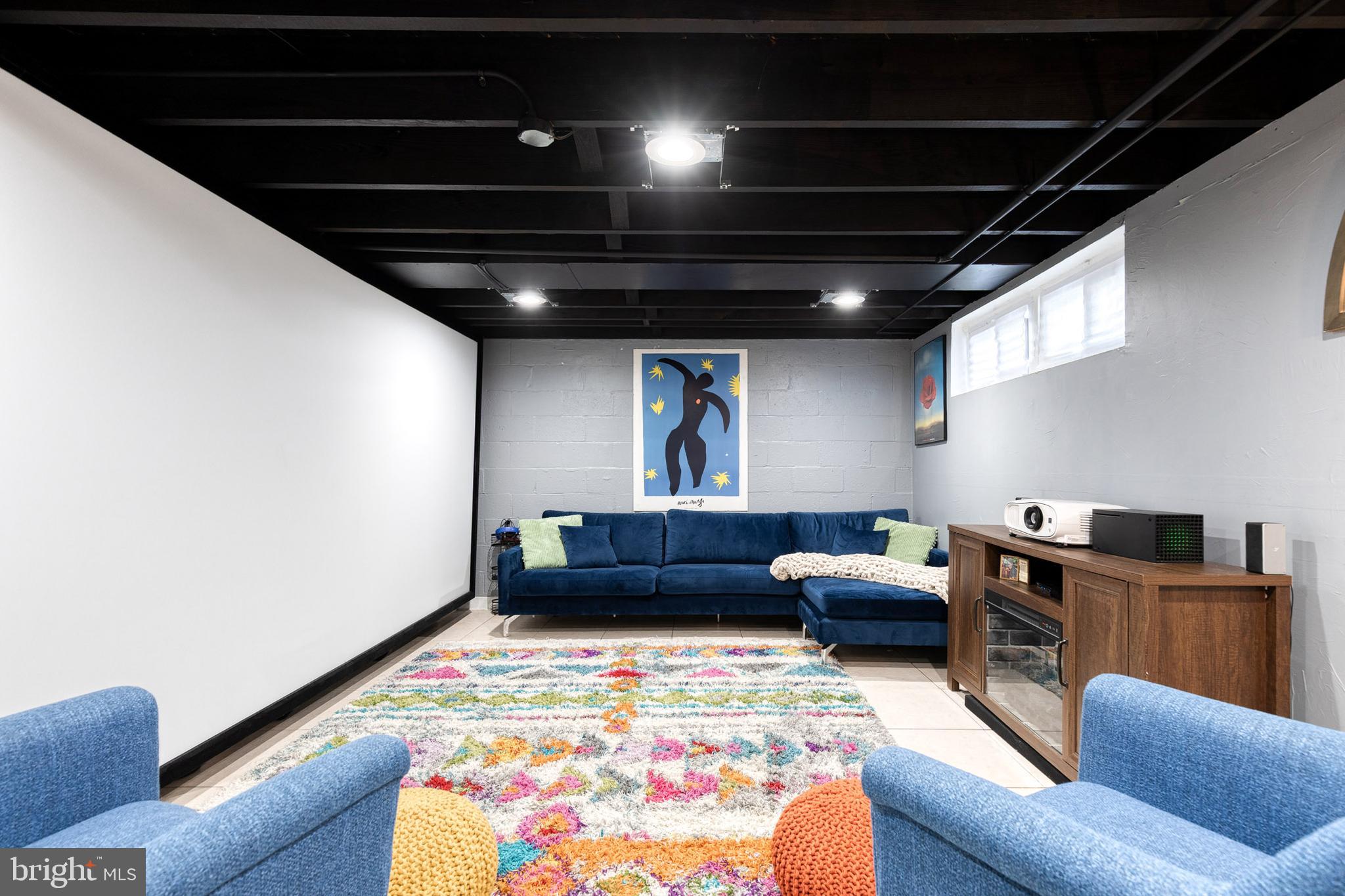 CHINQUAPIN PARK - Residential
