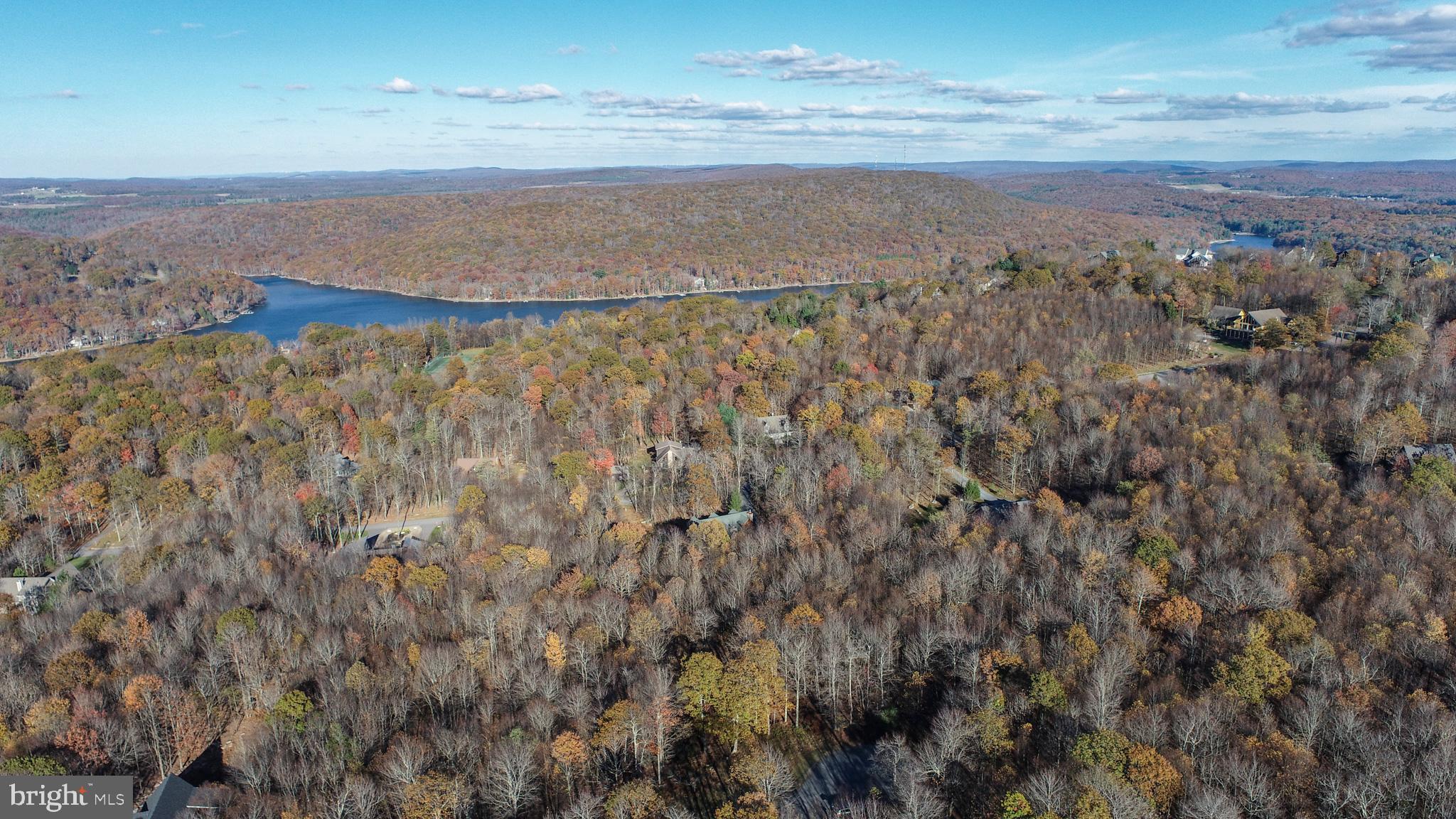 MOUNTAINSIDE - Land