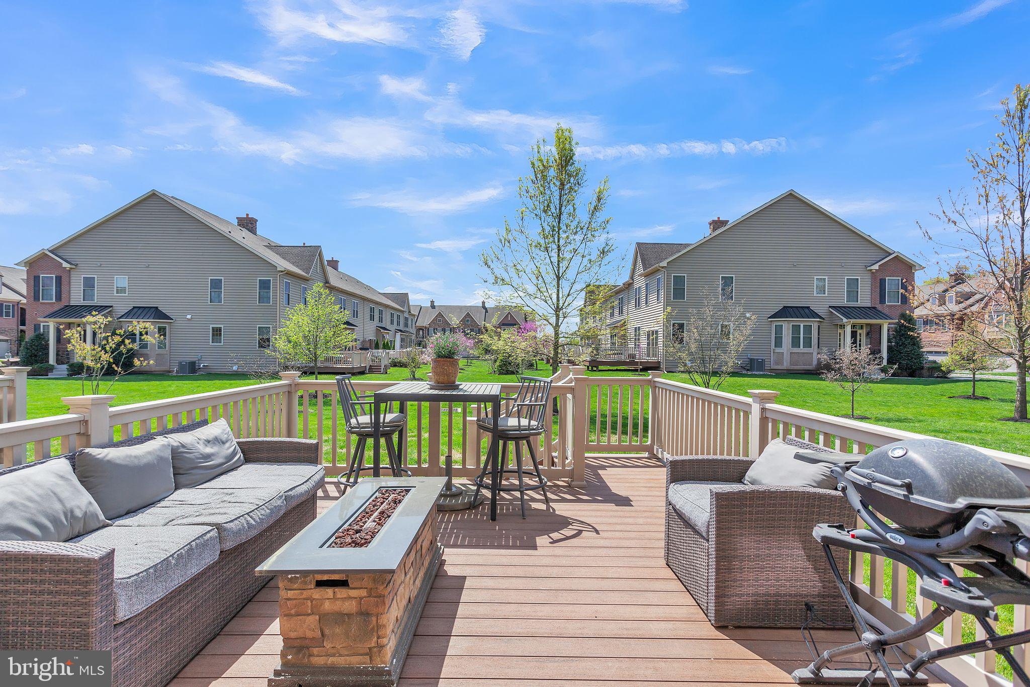 WALDEN SQUARE - Residential