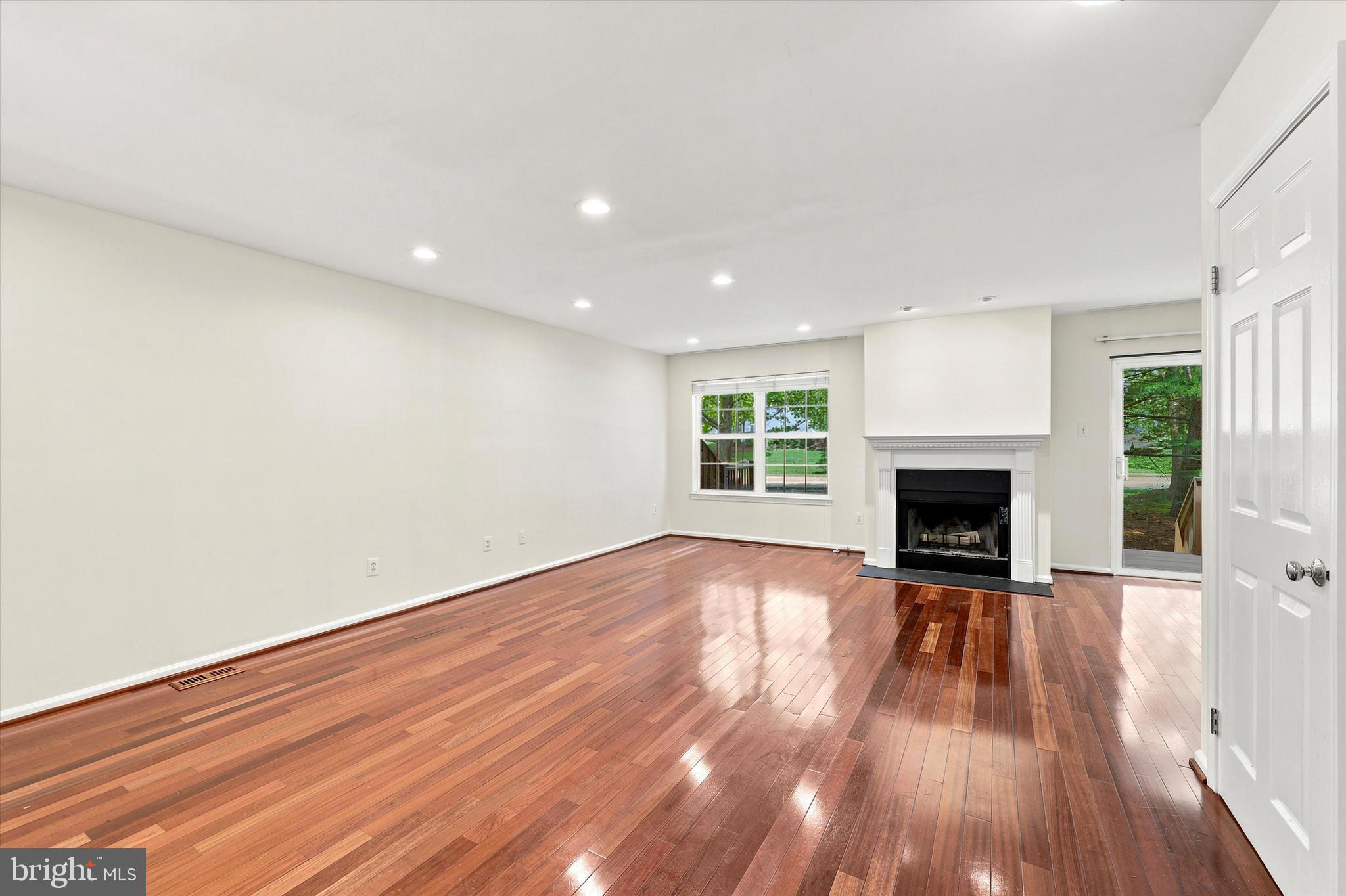 THORNHILL - Residential