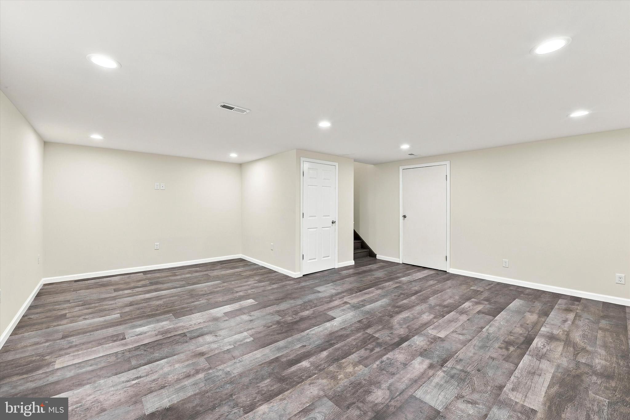 THORNHILL - Residential