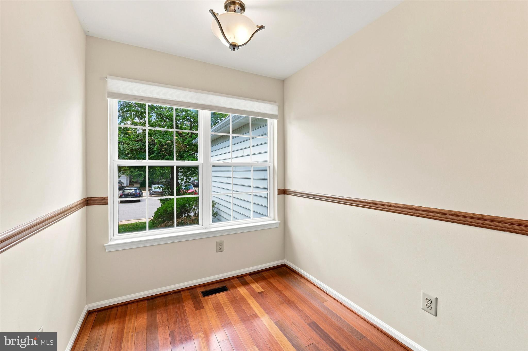 THORNHILL - Residential