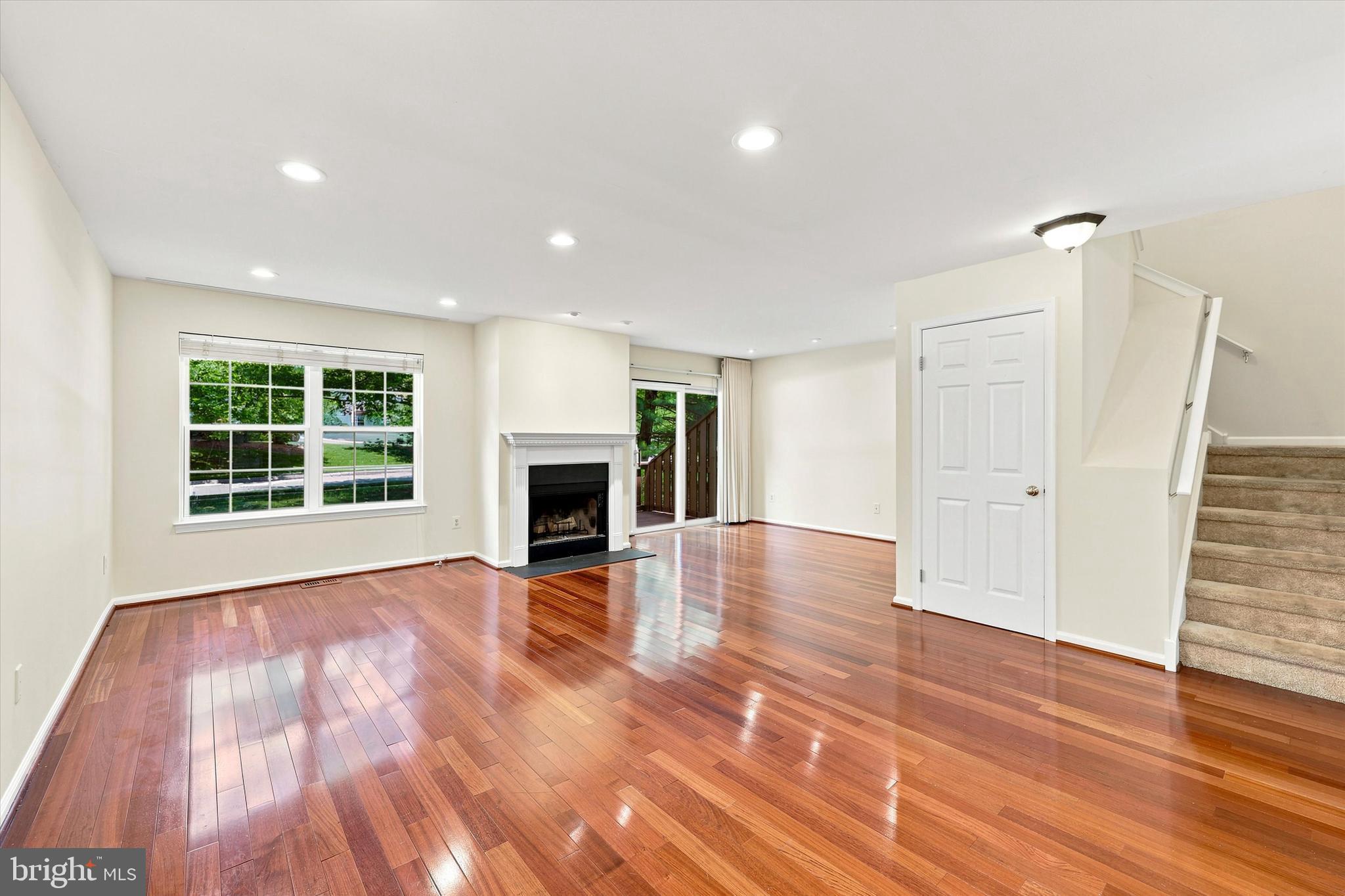 THORNHILL - Residential