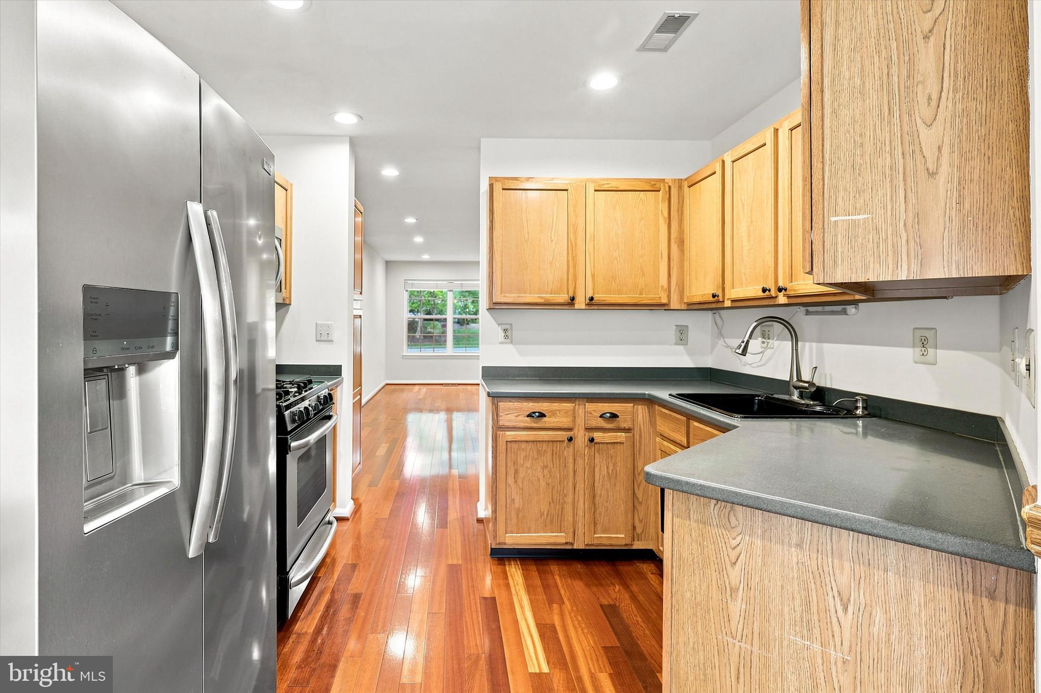 THORNHILL - Residential