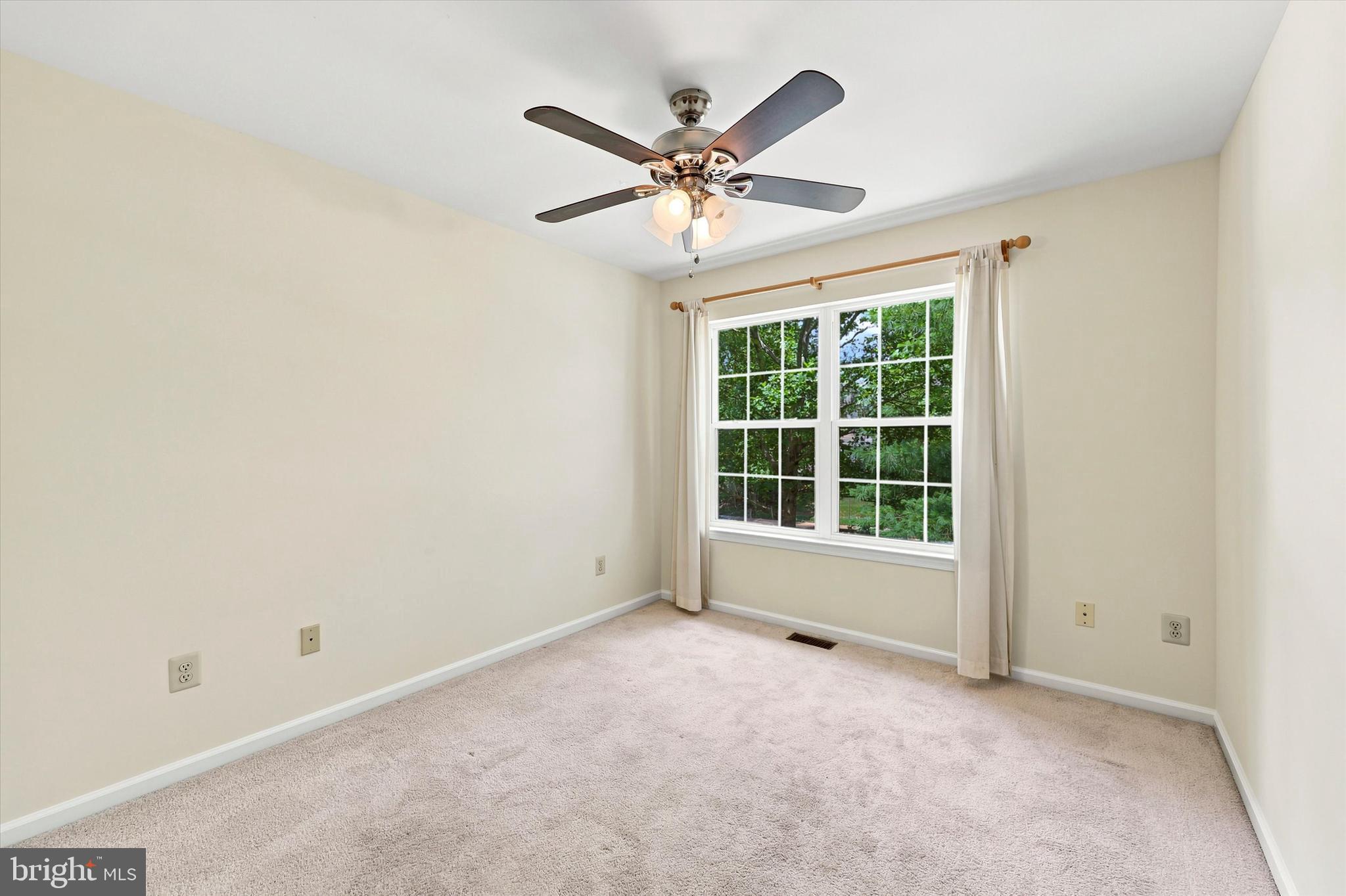 THORNHILL - Residential