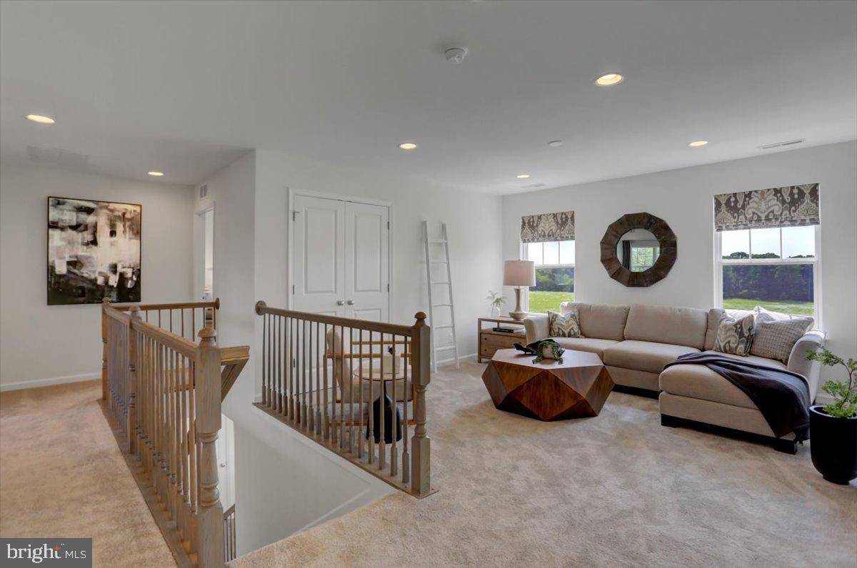 MONTGOMERY OAKS - Residential