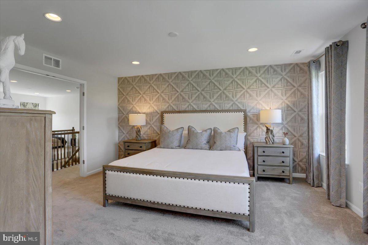 MONTGOMERY OAKS - Residential