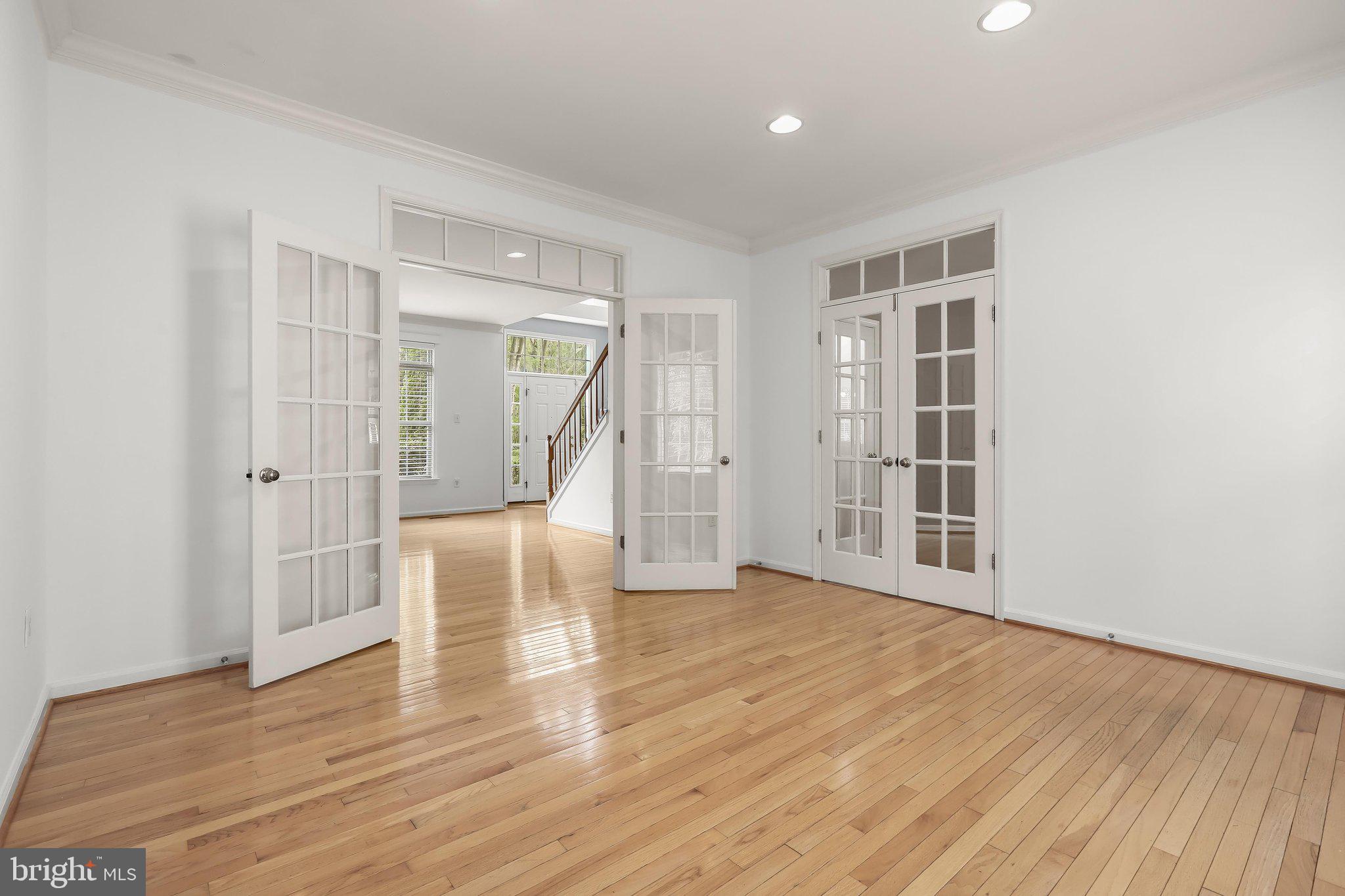VILLAGE OF RIVER HILL - Residential