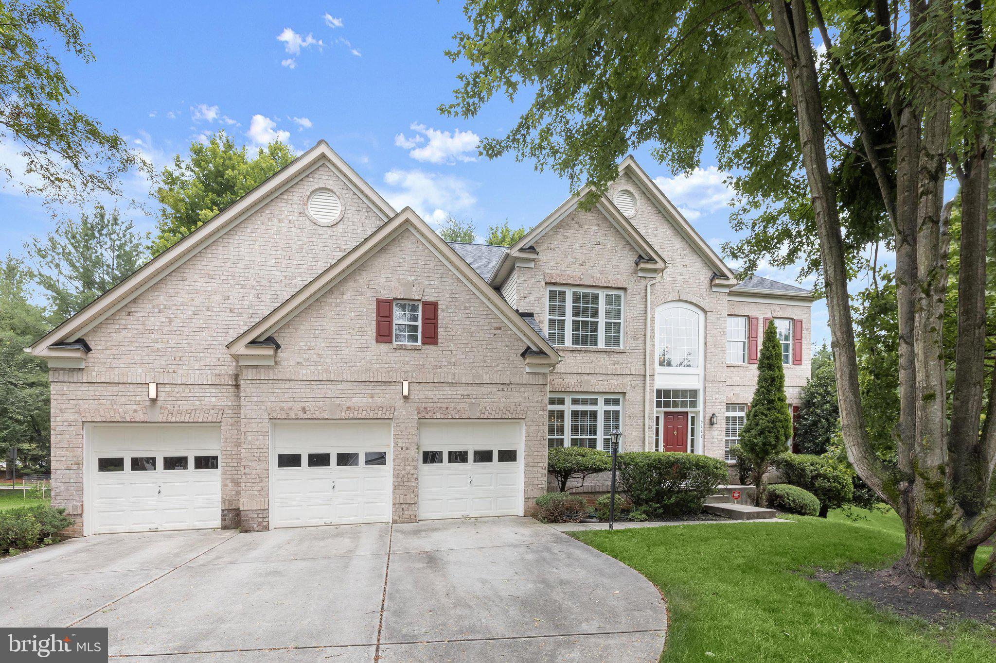 VILLAGE OF RIVER HILL - Residential