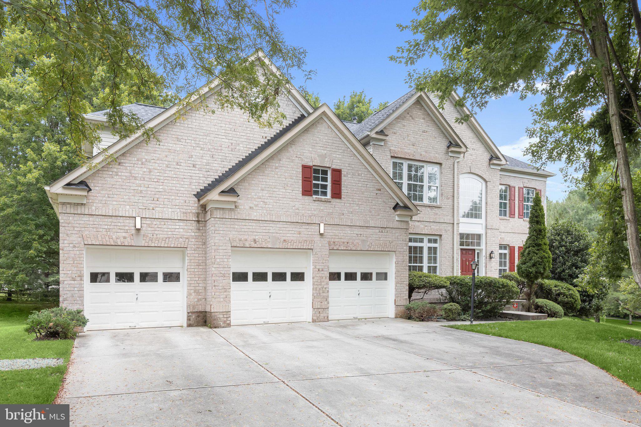 VILLAGE OF RIVER HILL - Residential