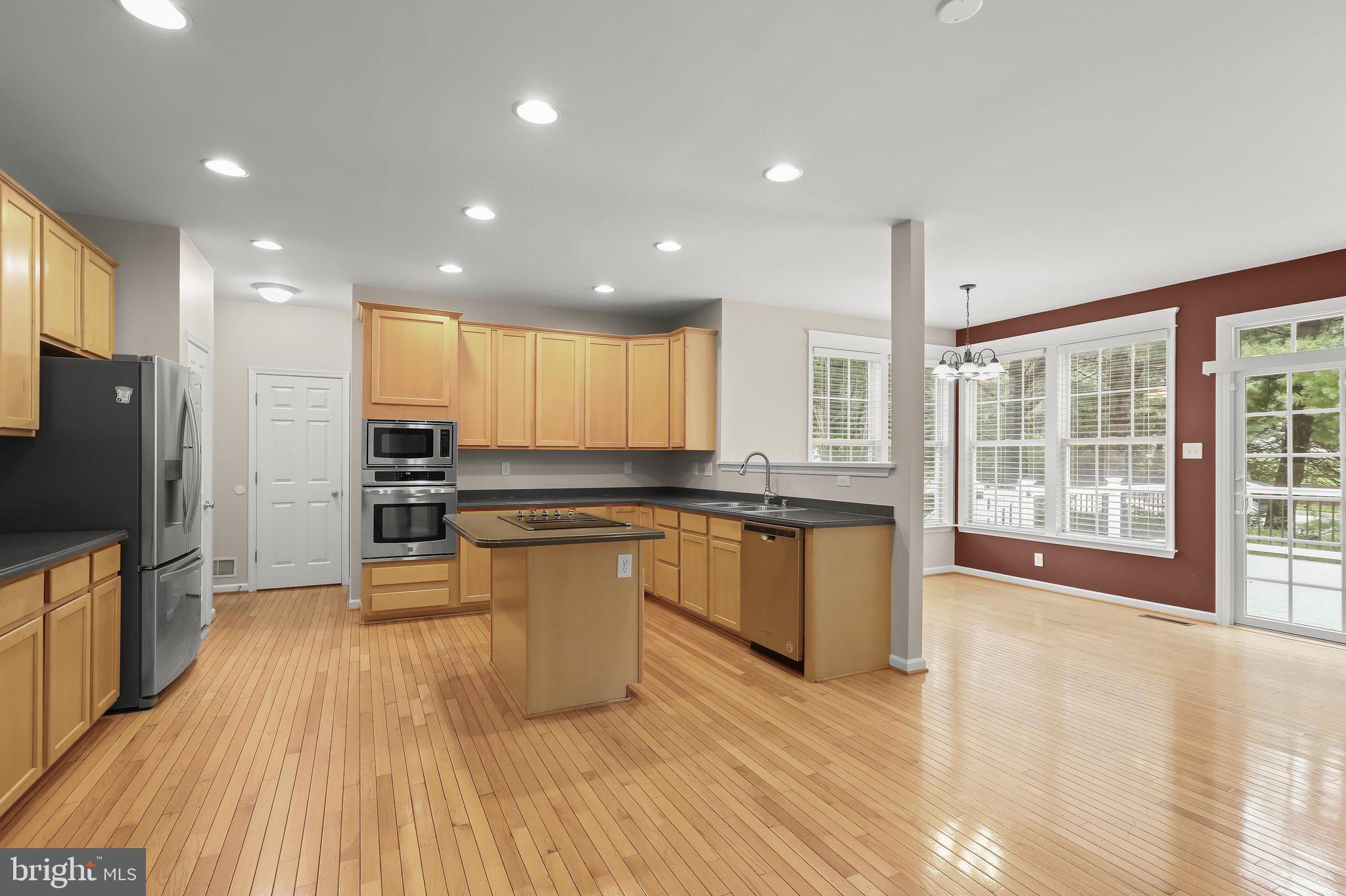 VILLAGE OF RIVER HILL - Residential