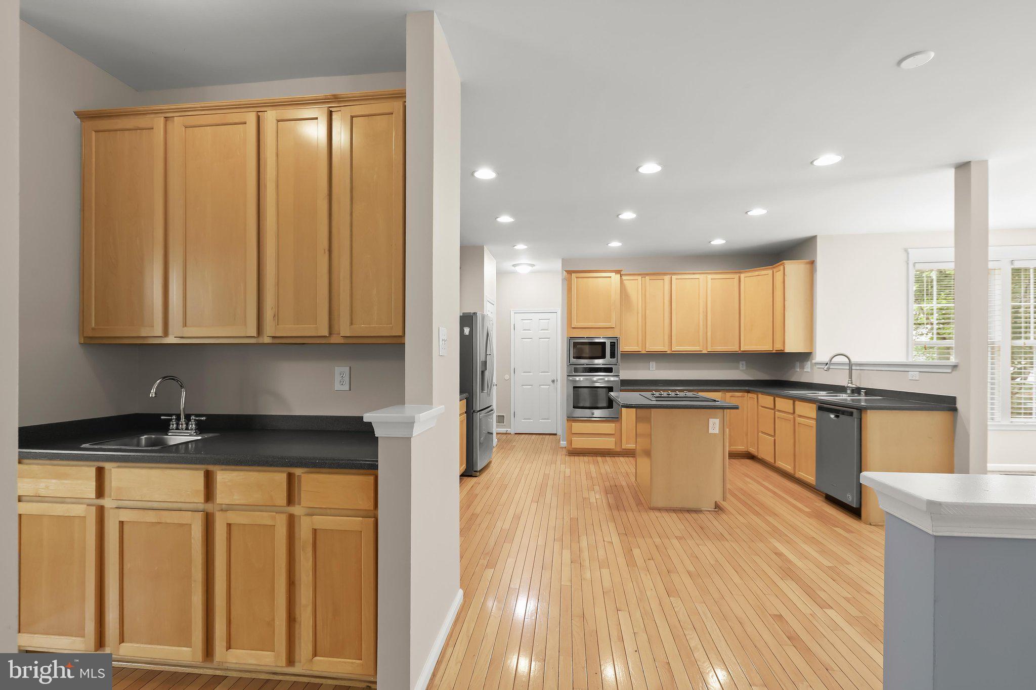 VILLAGE OF RIVER HILL - Residential