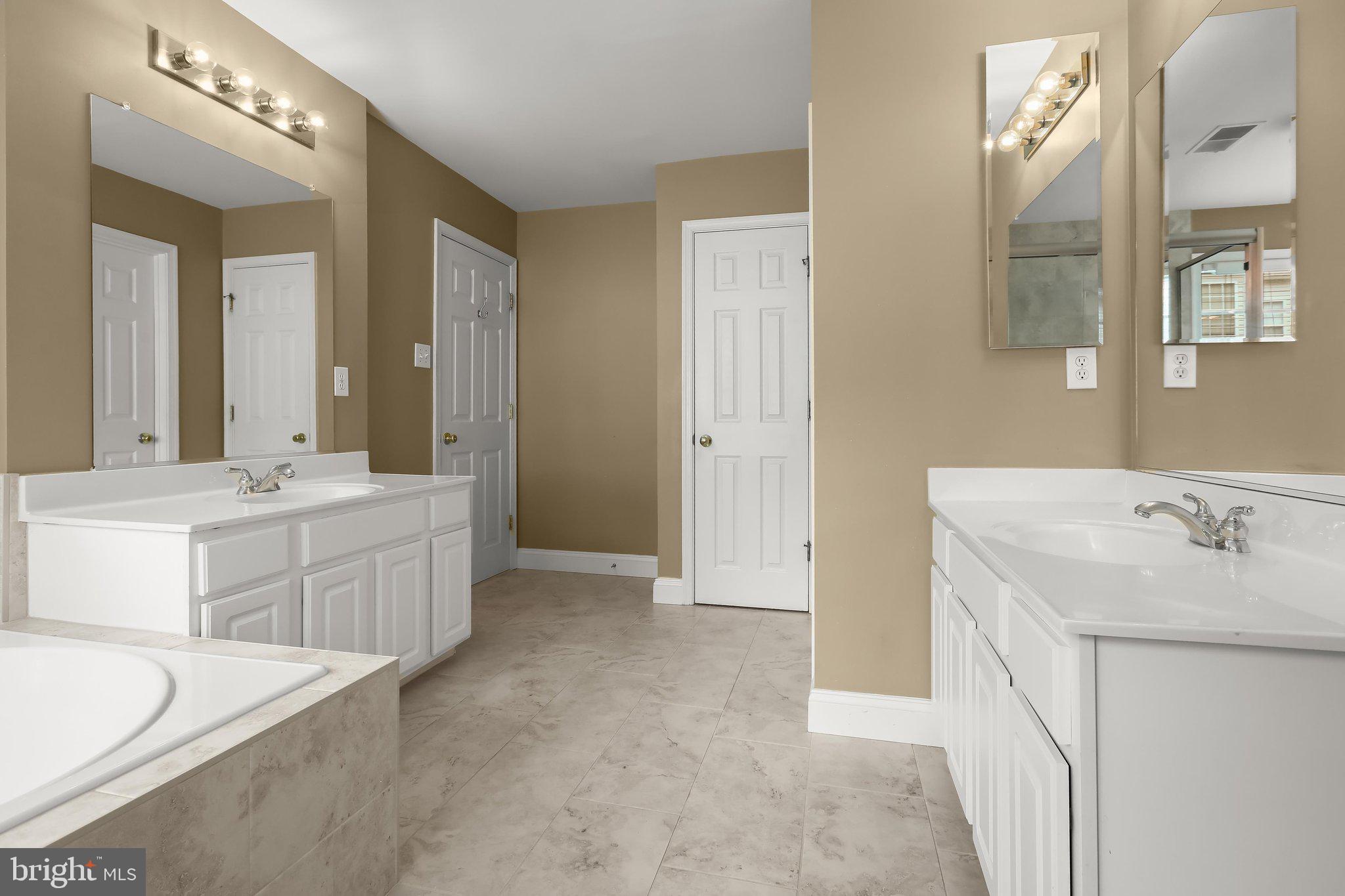VILLAGE OF RIVER HILL - Residential
