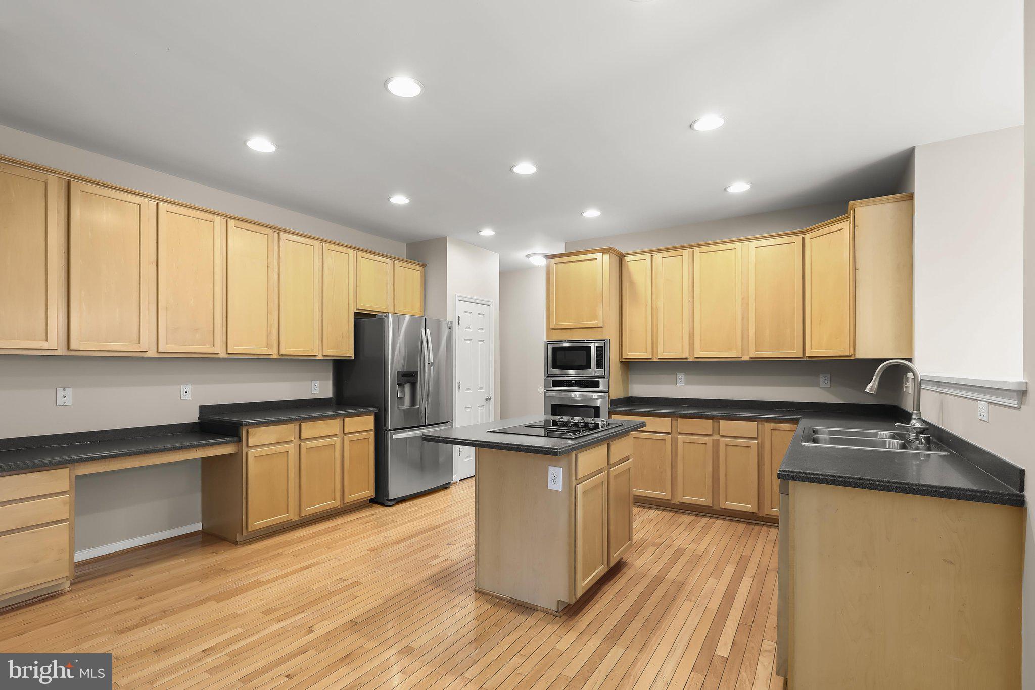 VILLAGE OF RIVER HILL - Residential