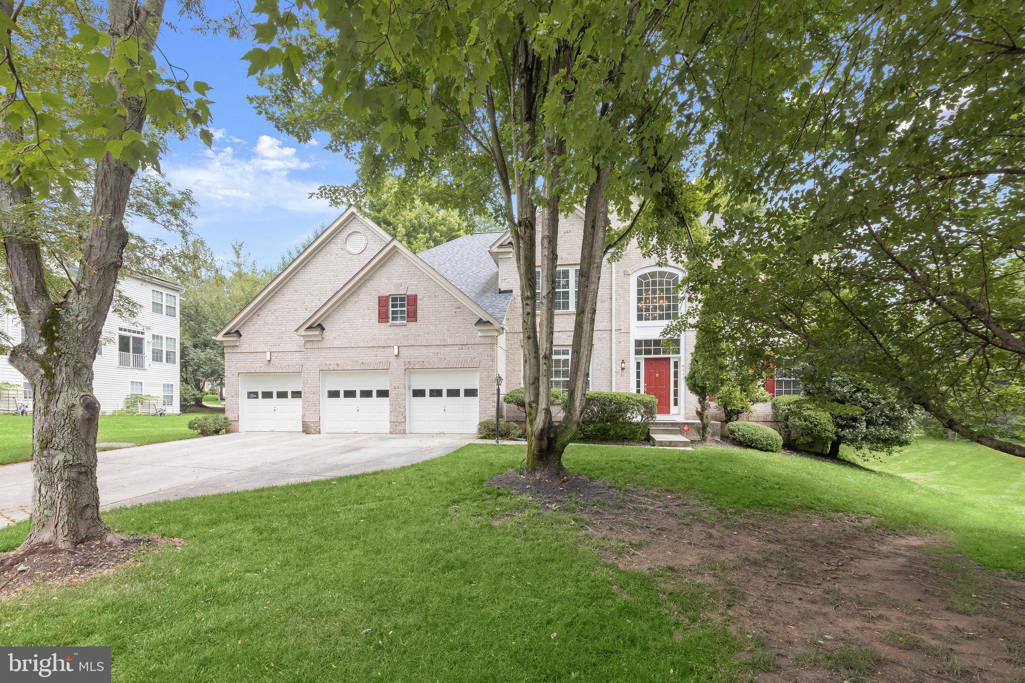 VILLAGE OF RIVER HILL - Residential