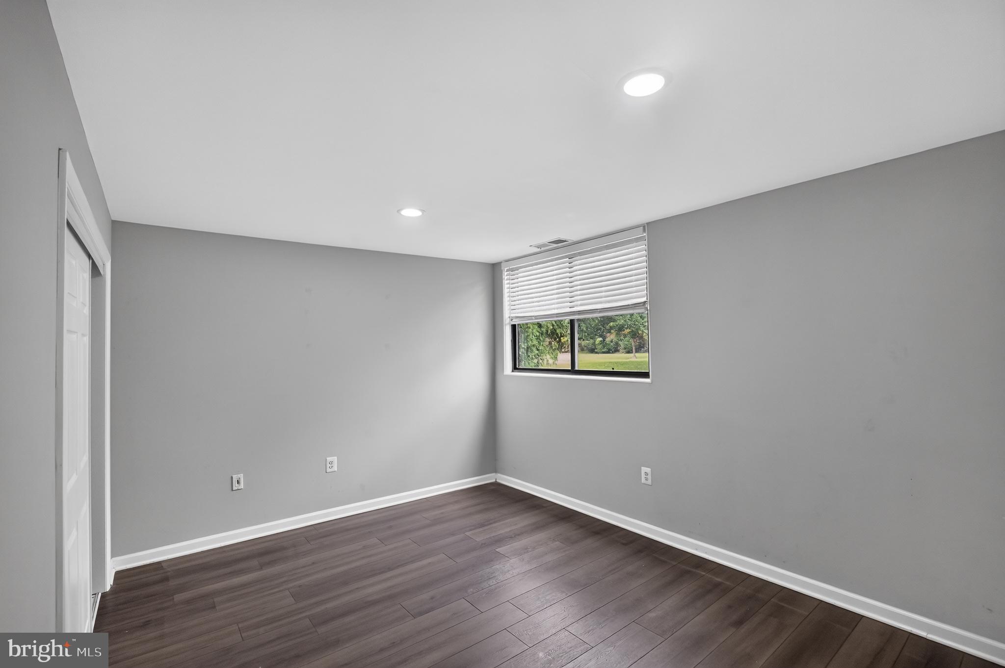 FAIRFAX WEST - Residential