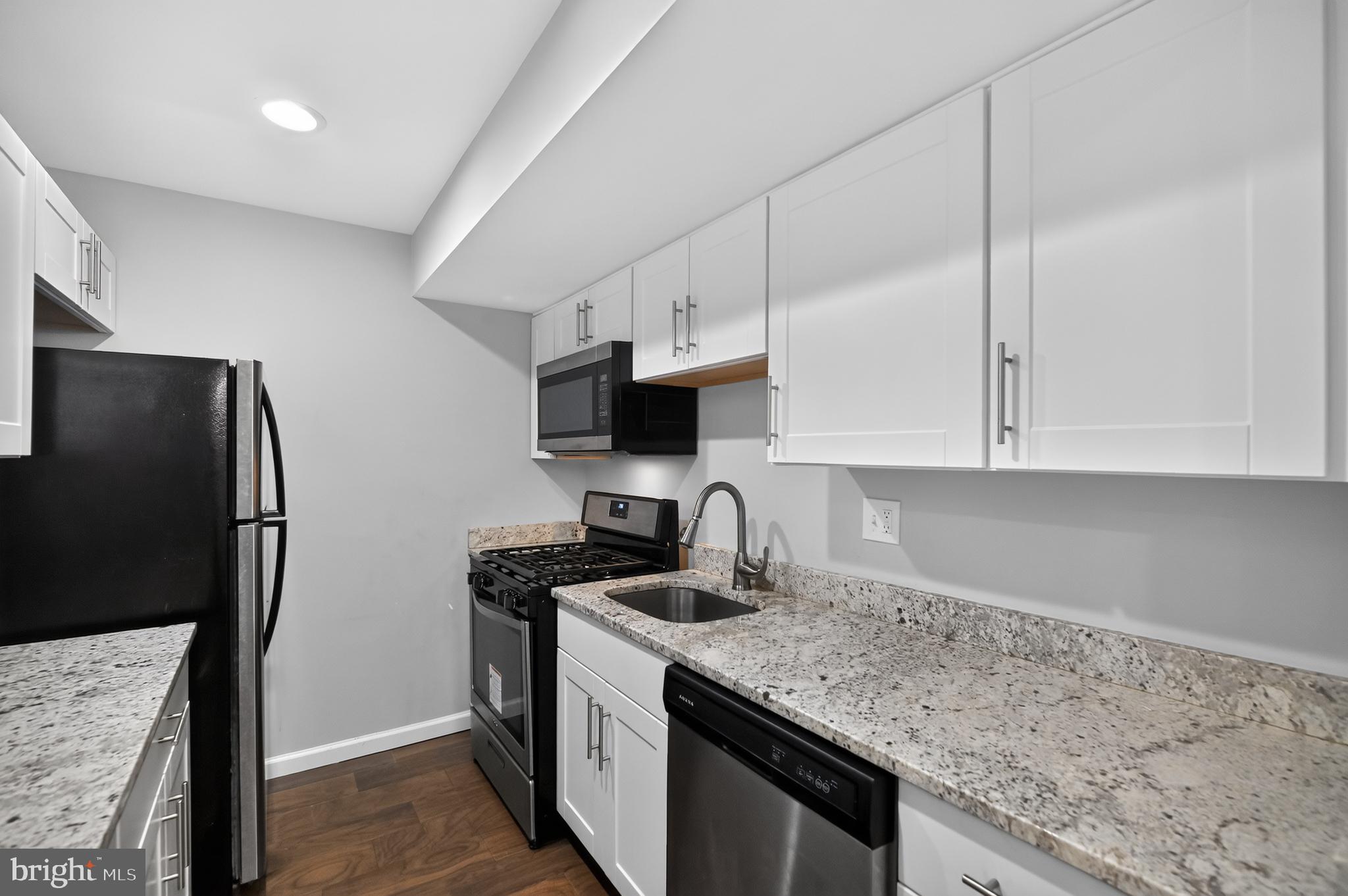 FAIRFAX WEST - Residential