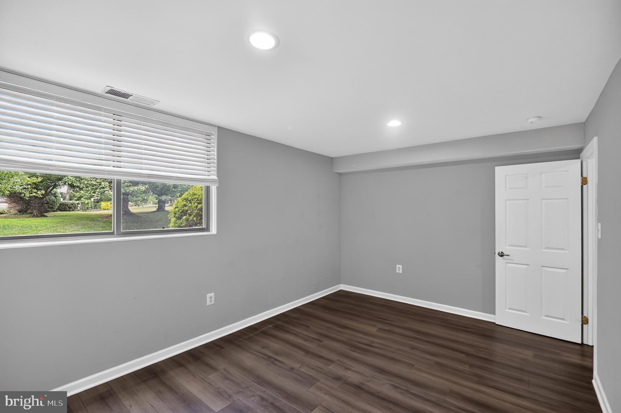 FAIRFAX WEST - Residential