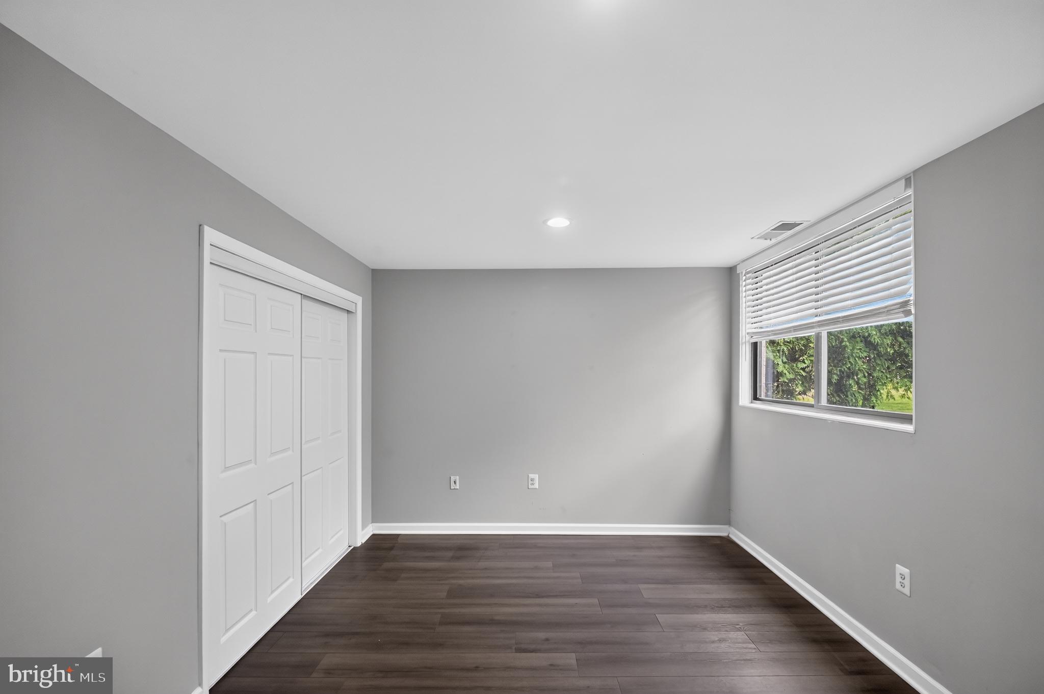 FAIRFAX WEST - Residential