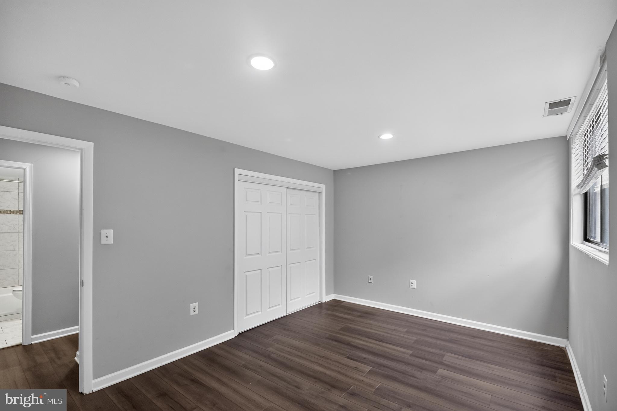 FAIRFAX WEST - Residential