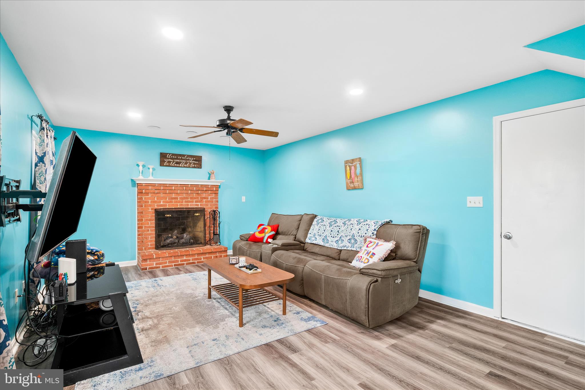 BUCKINGHAM HILLS - Residential