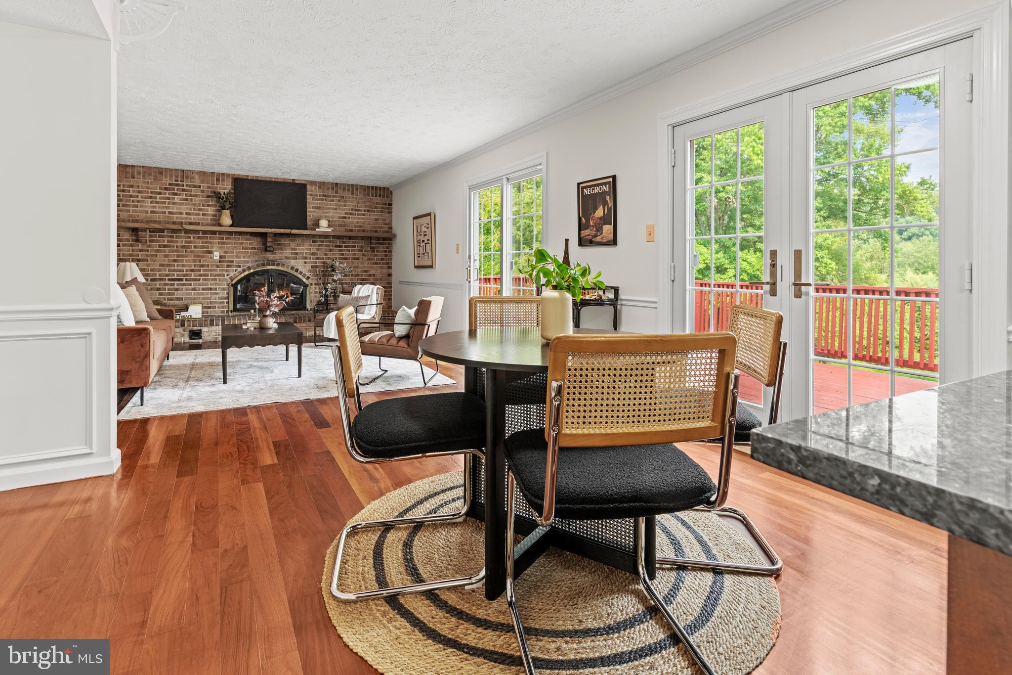 CHESTNUT FARMS - Residential